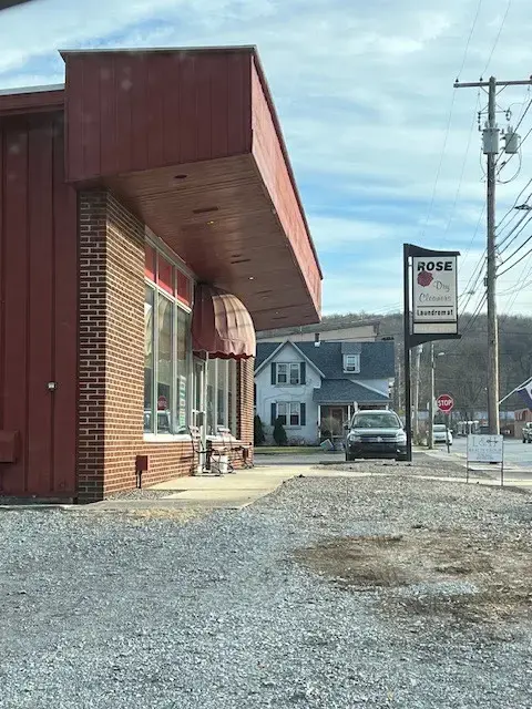 Rose Dry Cleaners & Laundromat thumbnail 2