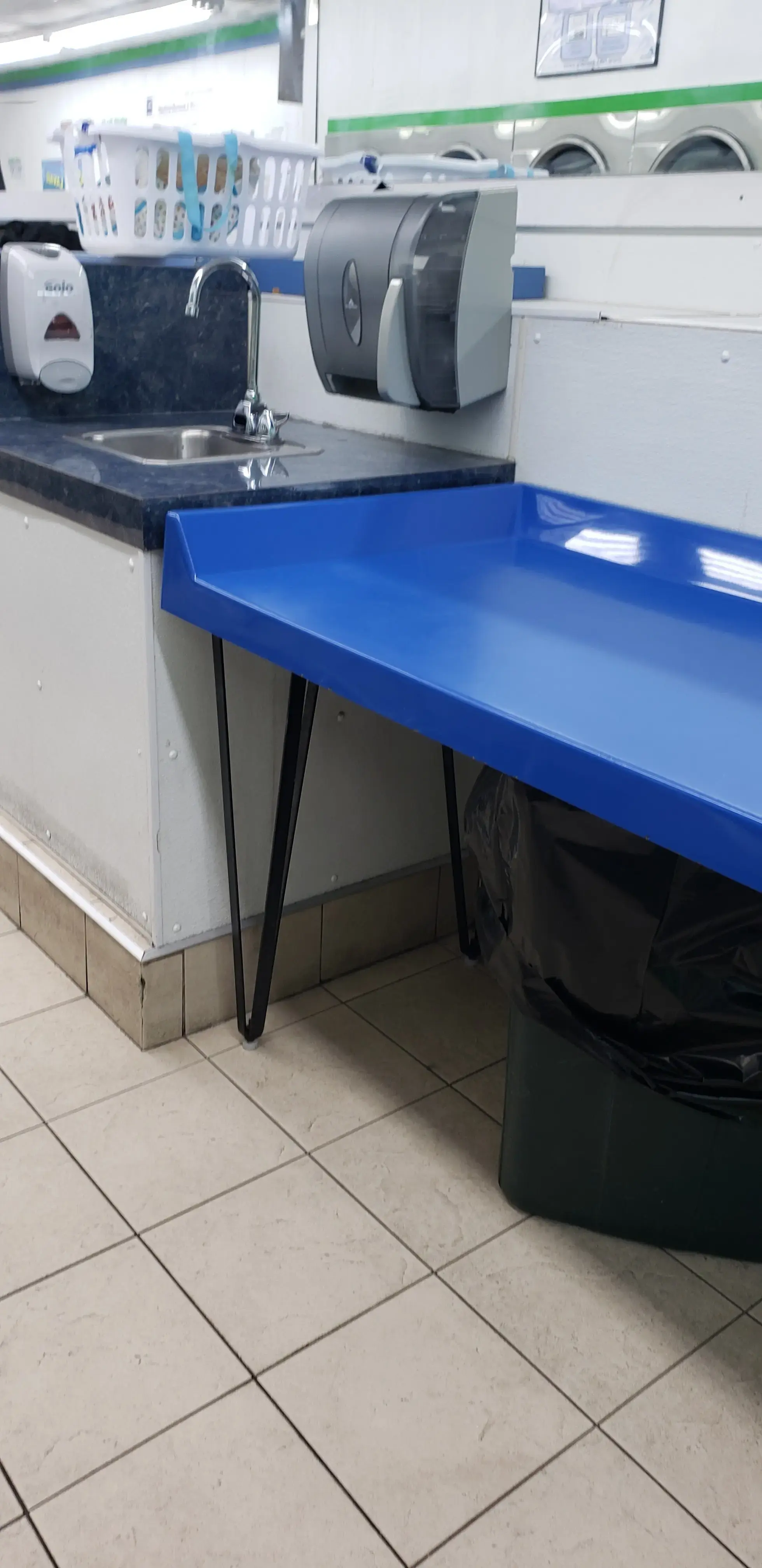 Rose Hill Laundromat - Image 3