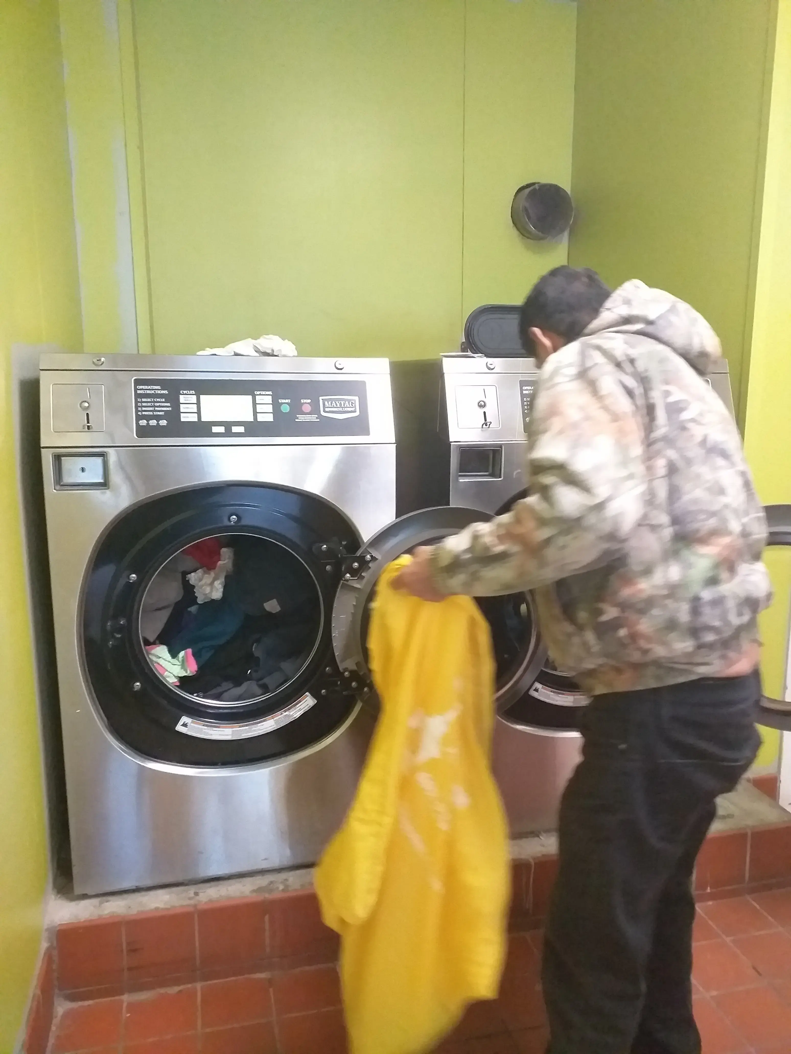 Rose Laundromat thumbnail 3