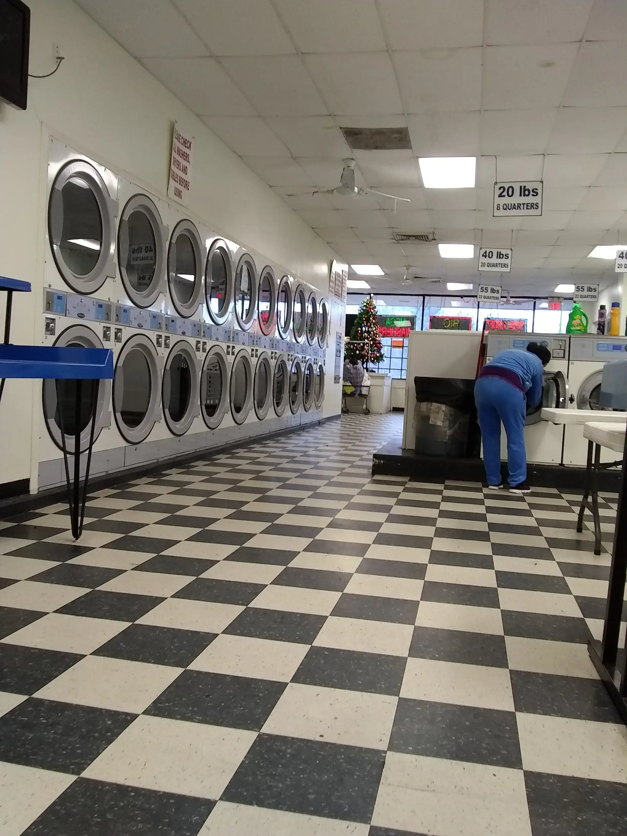 Rosecroft Laundromat - Image 13