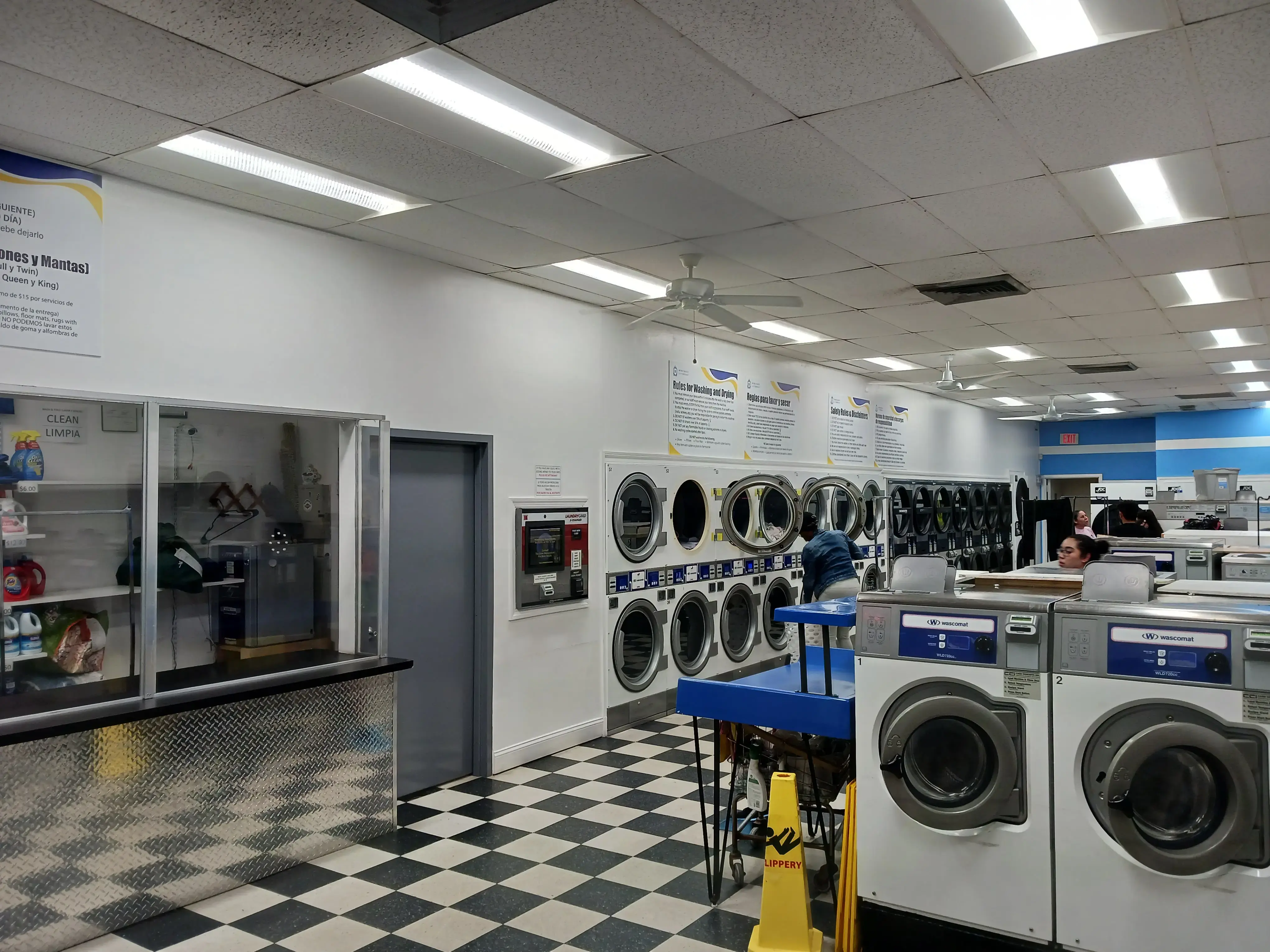 Rosecroft Laundromat - Image 1