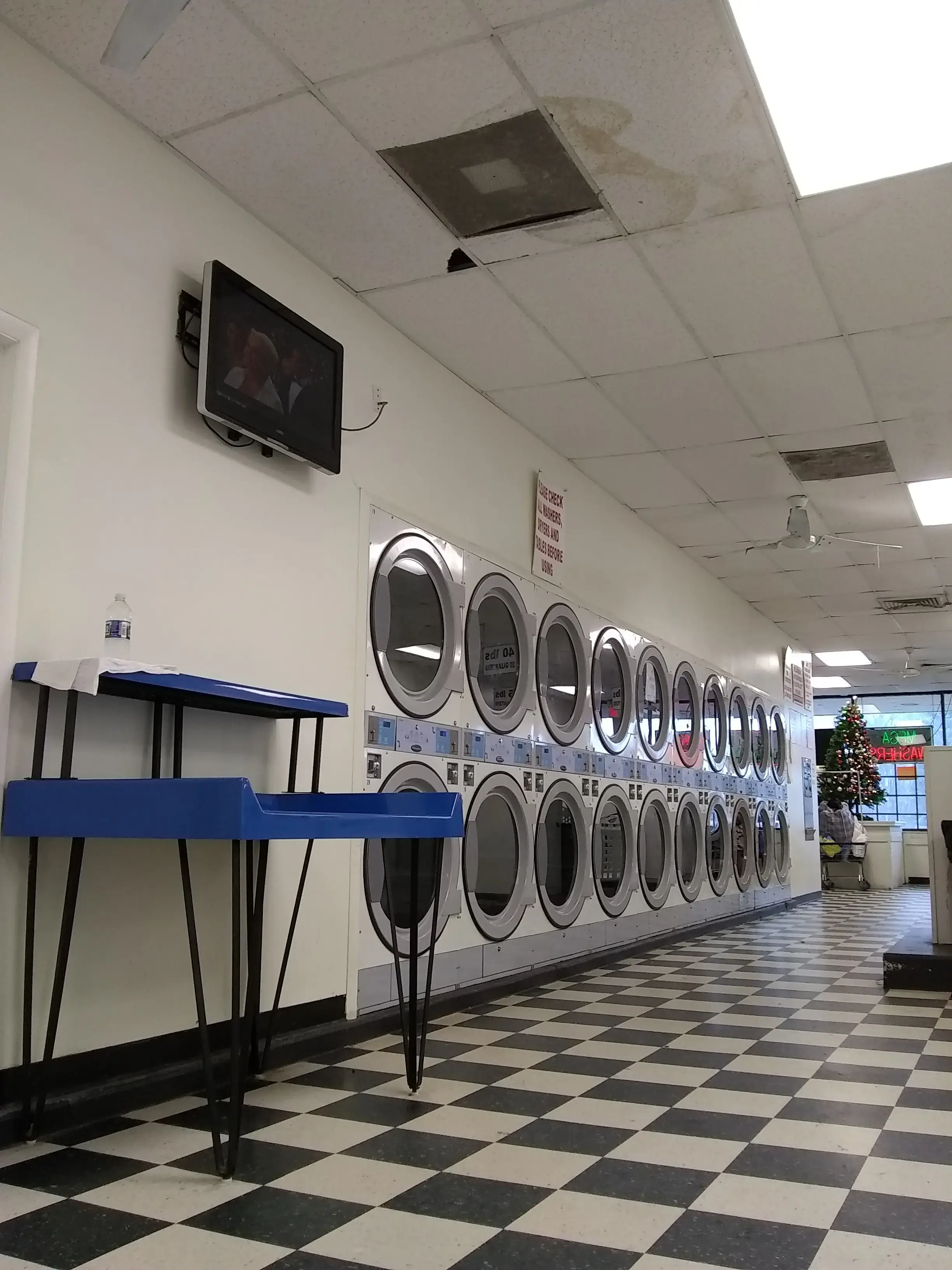 Rosecroft Laundromat thumbnail 14