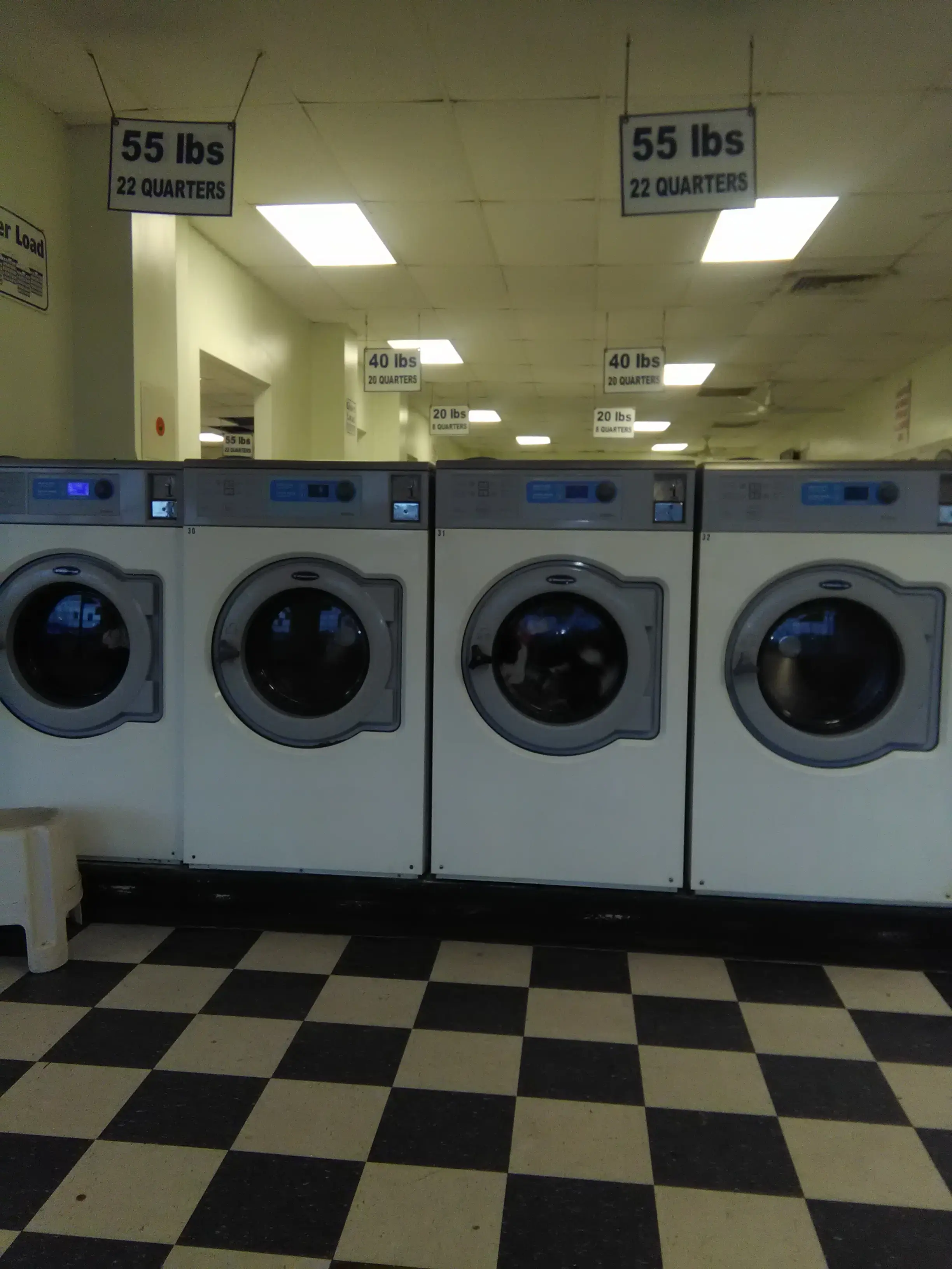 Rosecroft Laundromat - Image 20