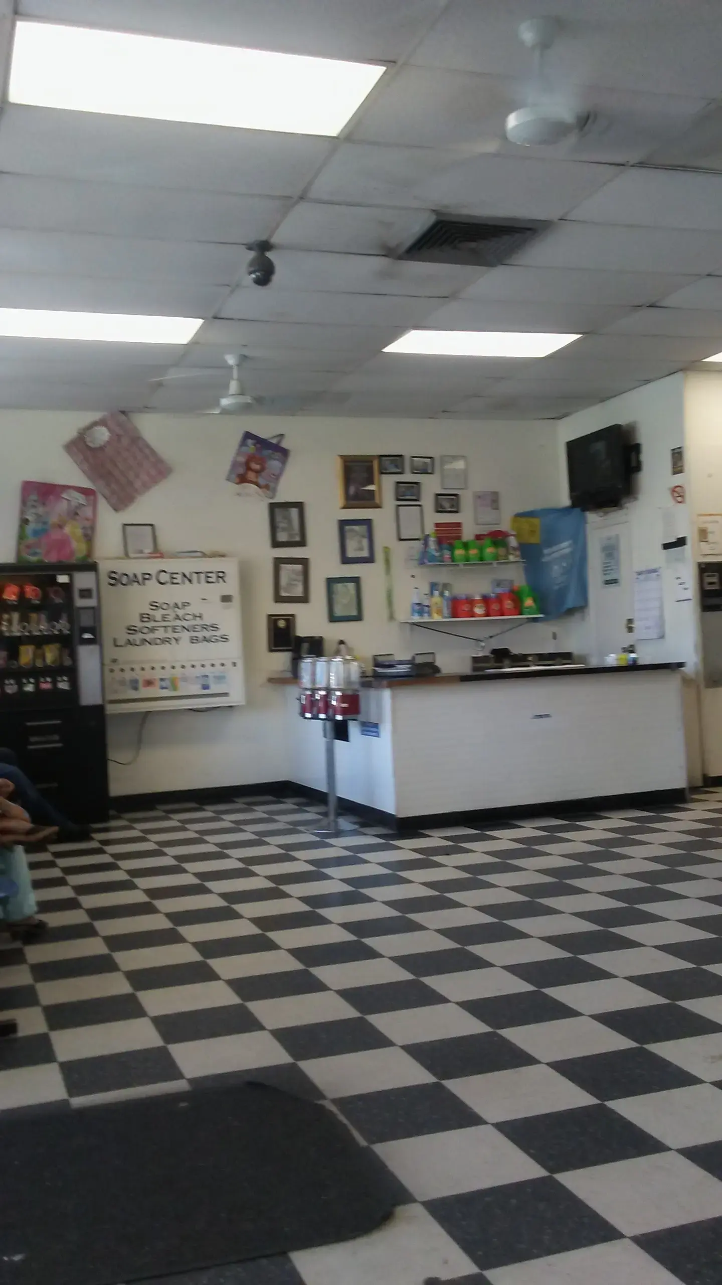 Rosecroft Laundromat - Image 18