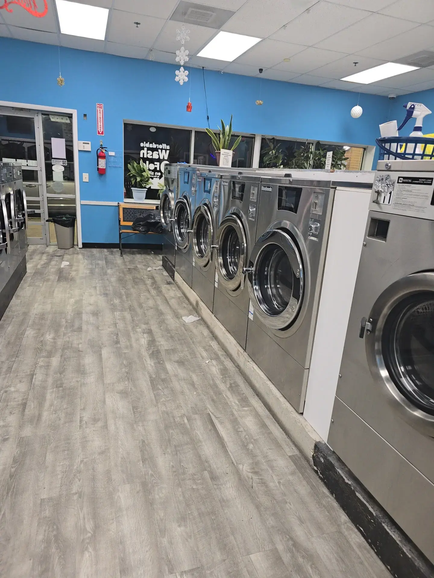 Rosedale laundromat - Image 17