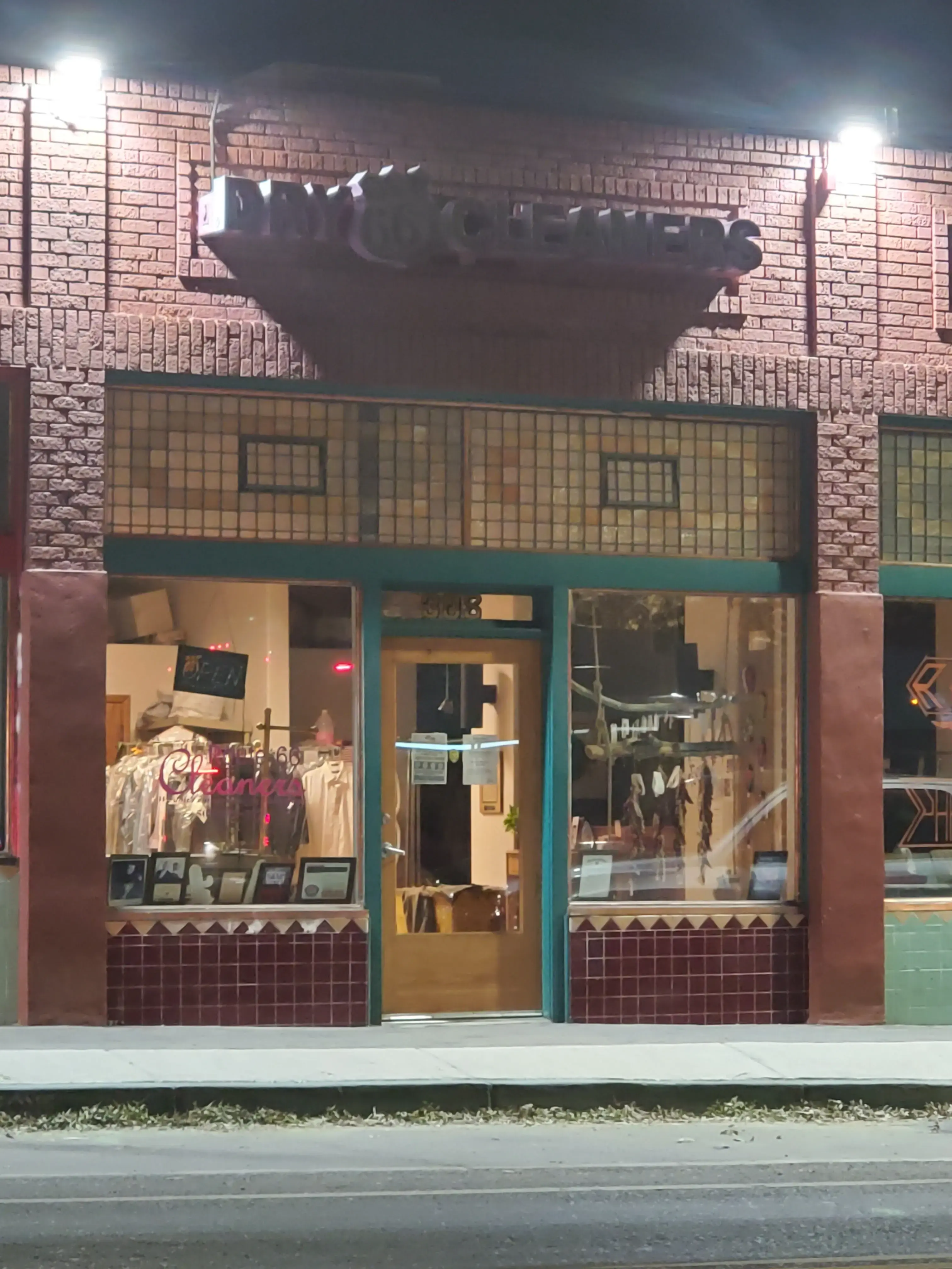 Route 66 Cleaners - Image 9