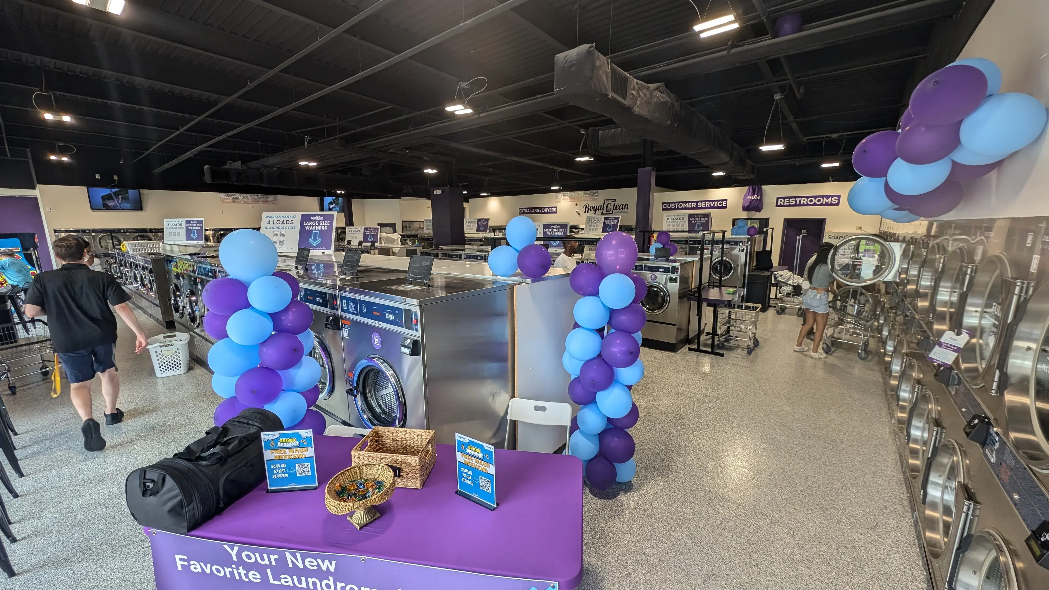 Royal Clean Laundromat - Image 15