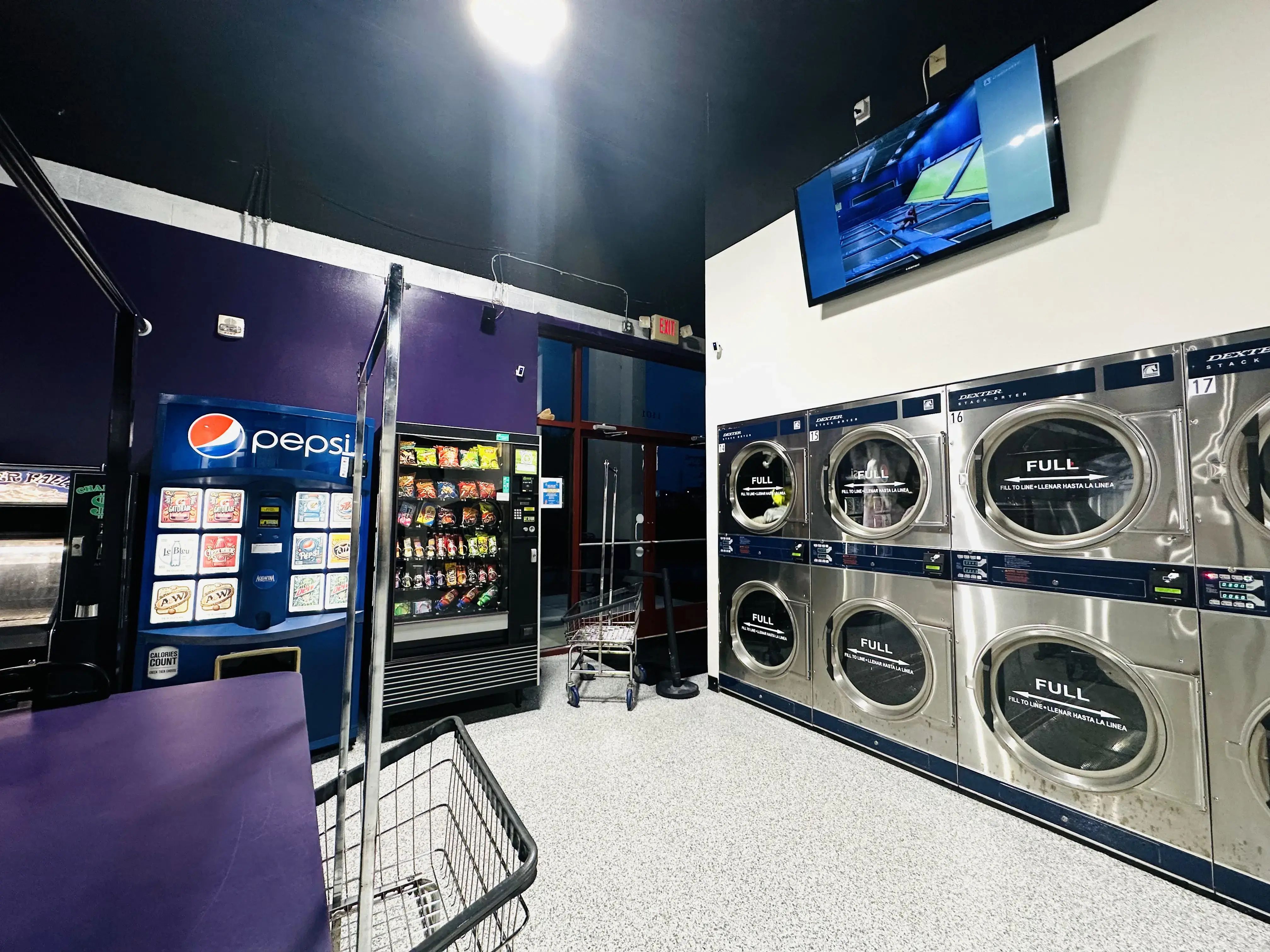 Royal Clean Laundromat - Image 2