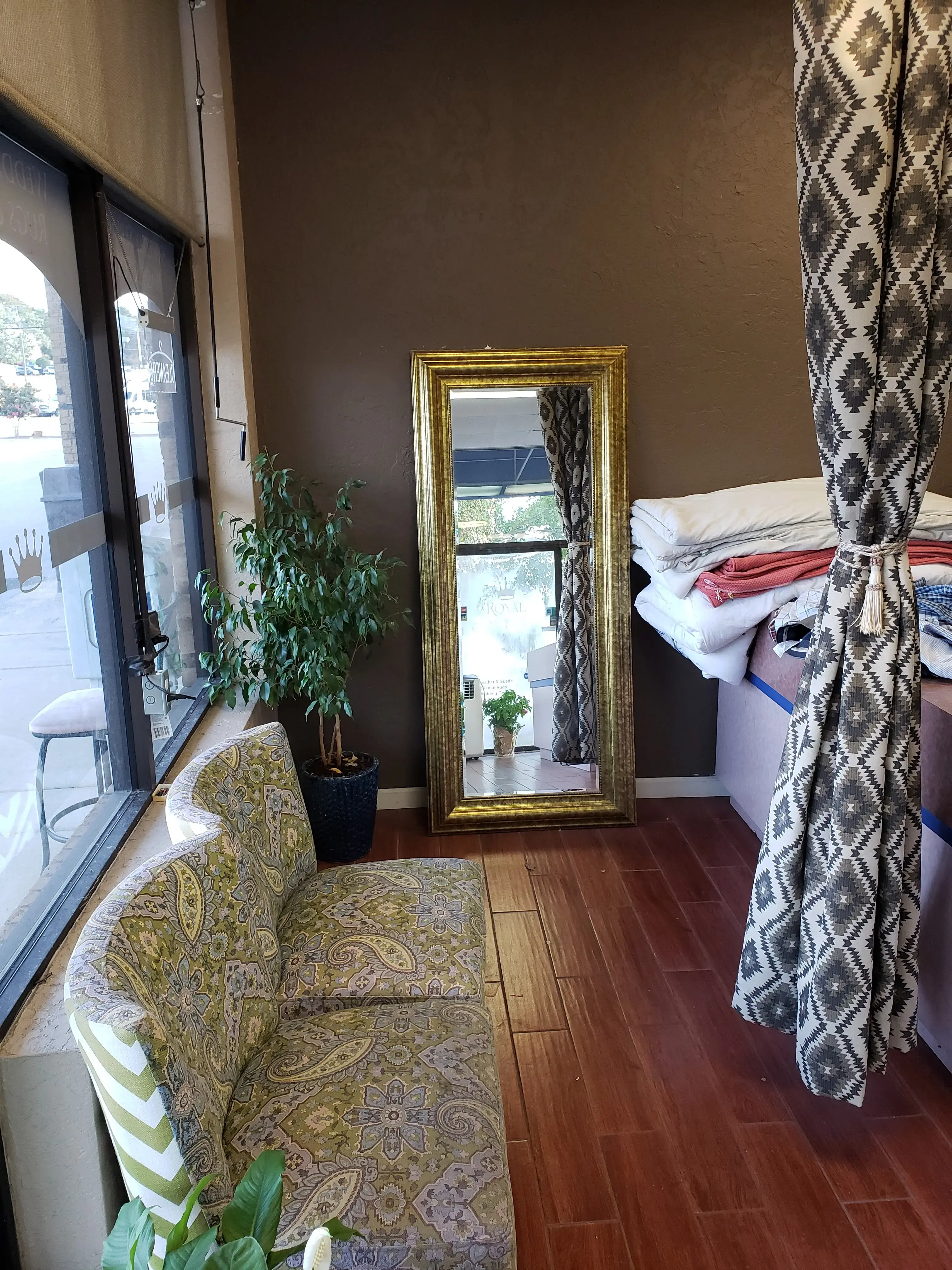 Royal Cleaners - Image 6