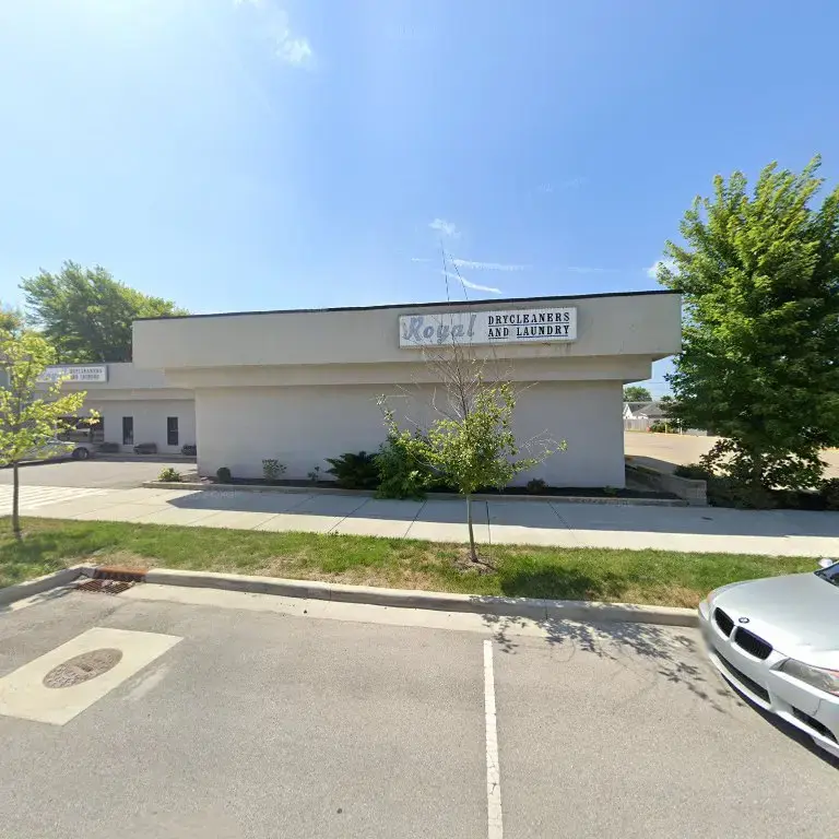 Royal Cleaners & Laundry - Image 1