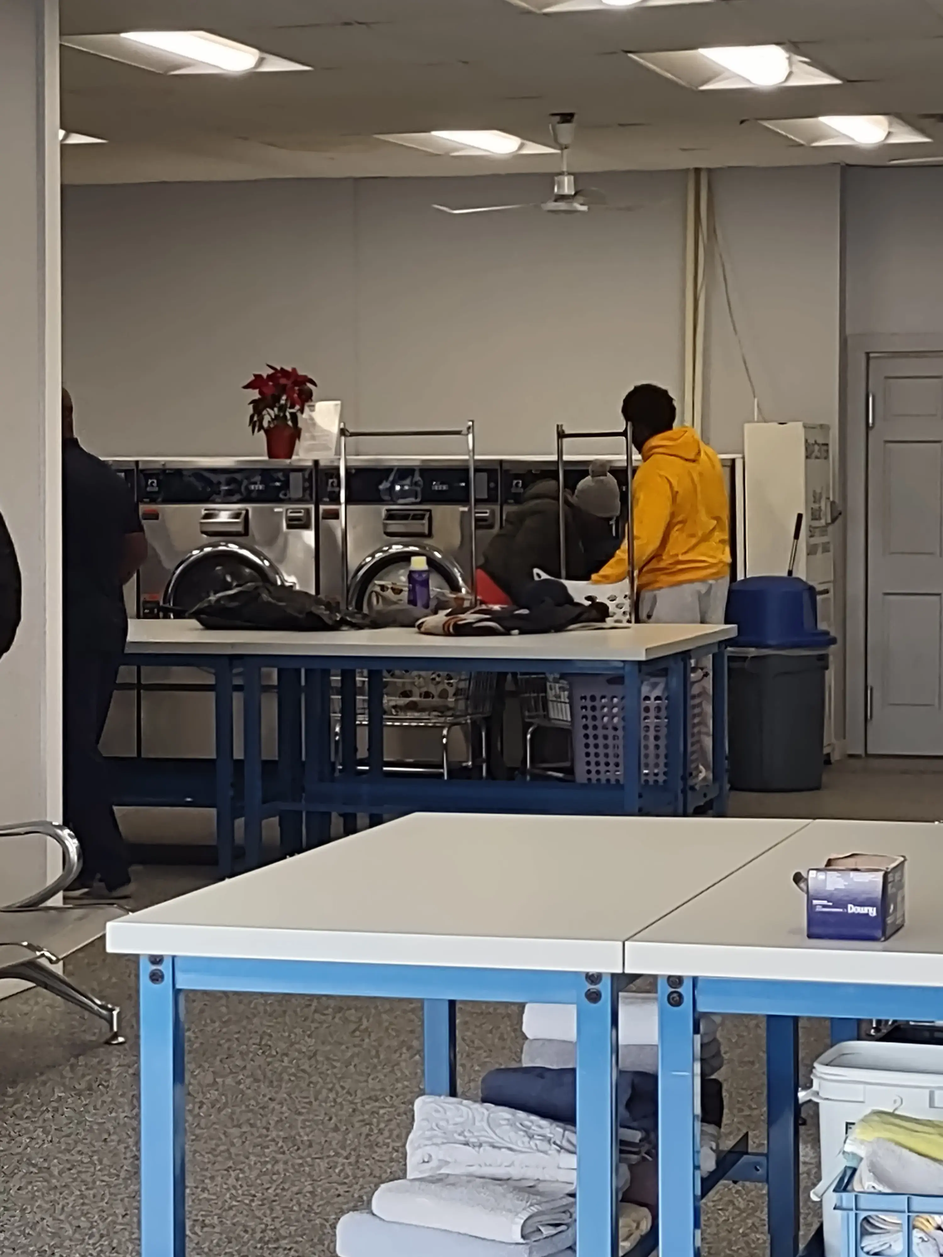 Royal Laundromat - Image 6