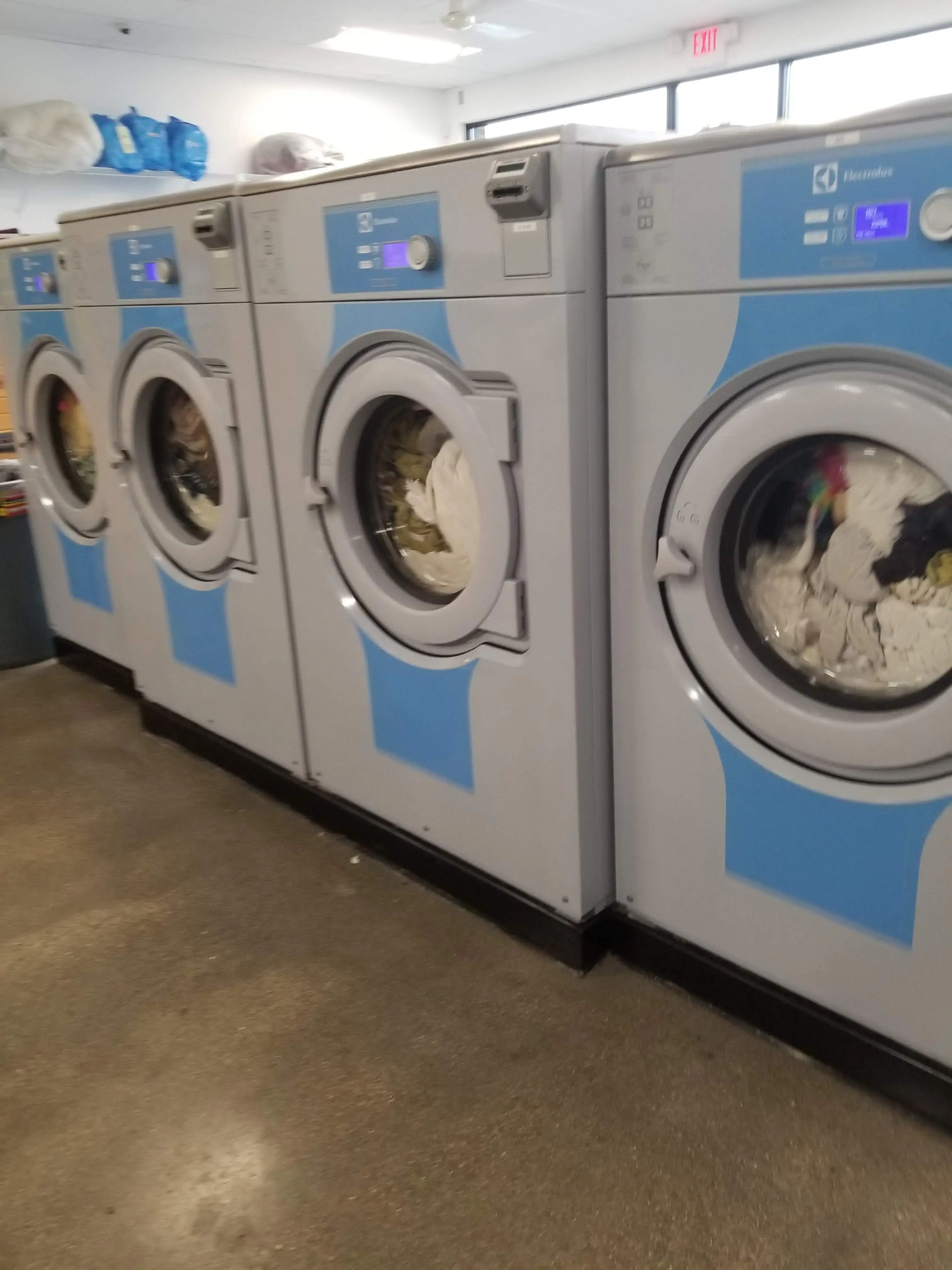 Royal Laundromat - Image 11