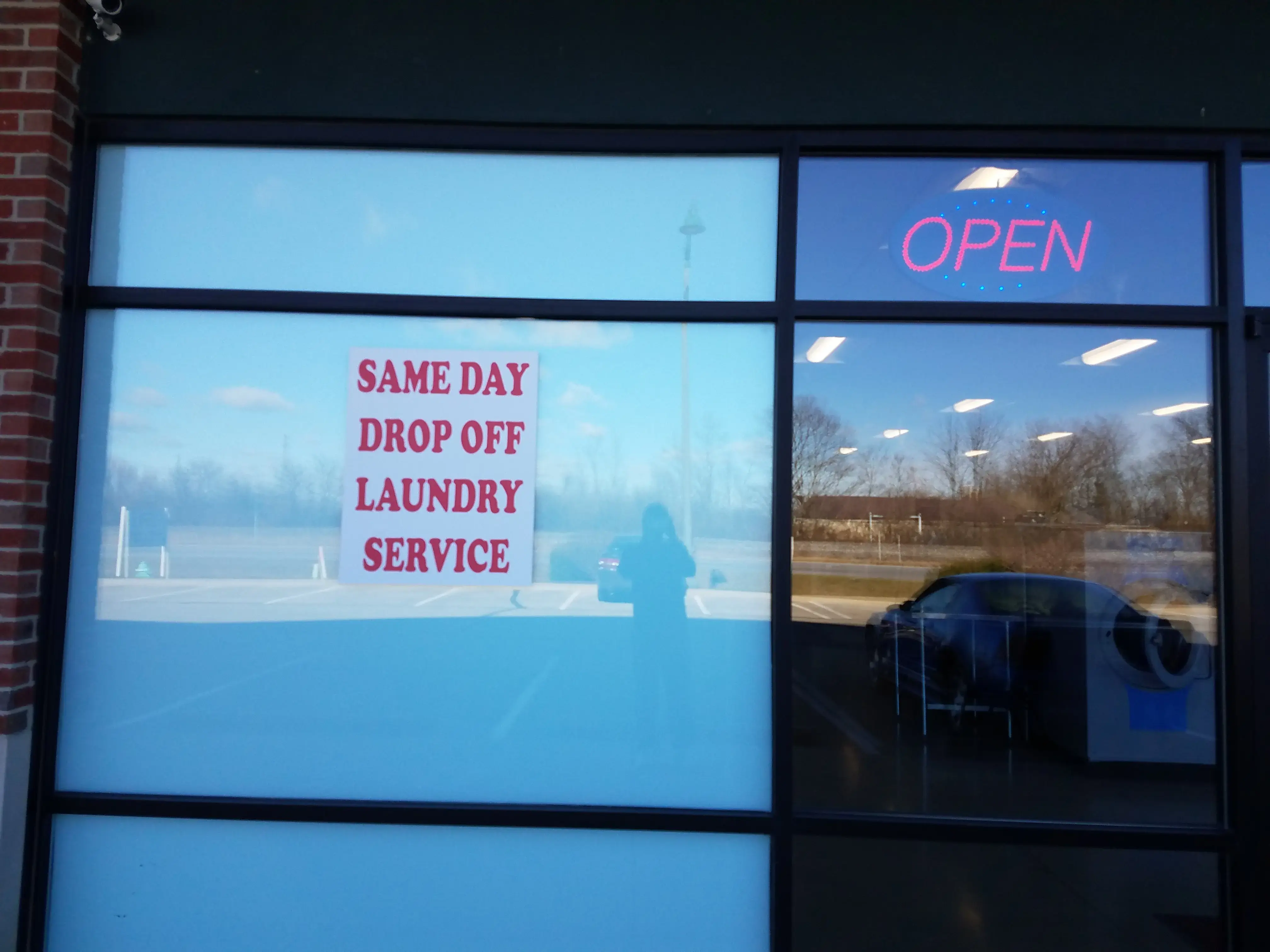 Royal Laundromat - Image 4