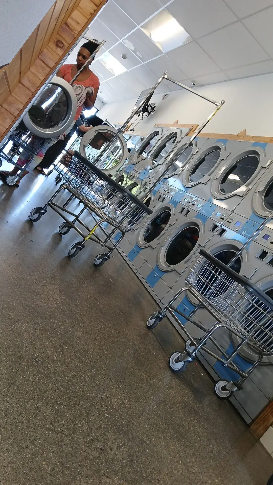 Royal Laundromat - Image 3