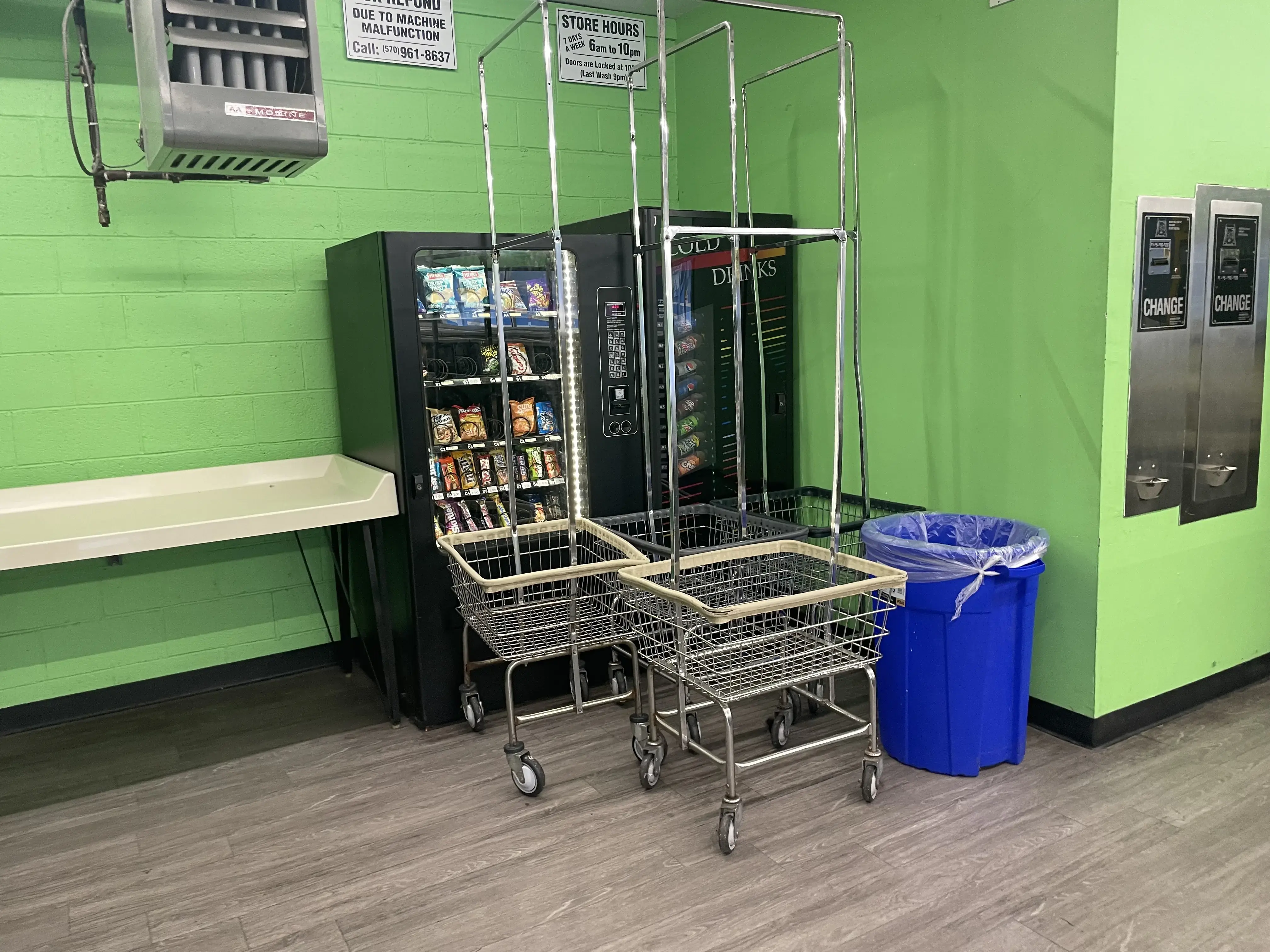 Royal Laundromat - Image 13