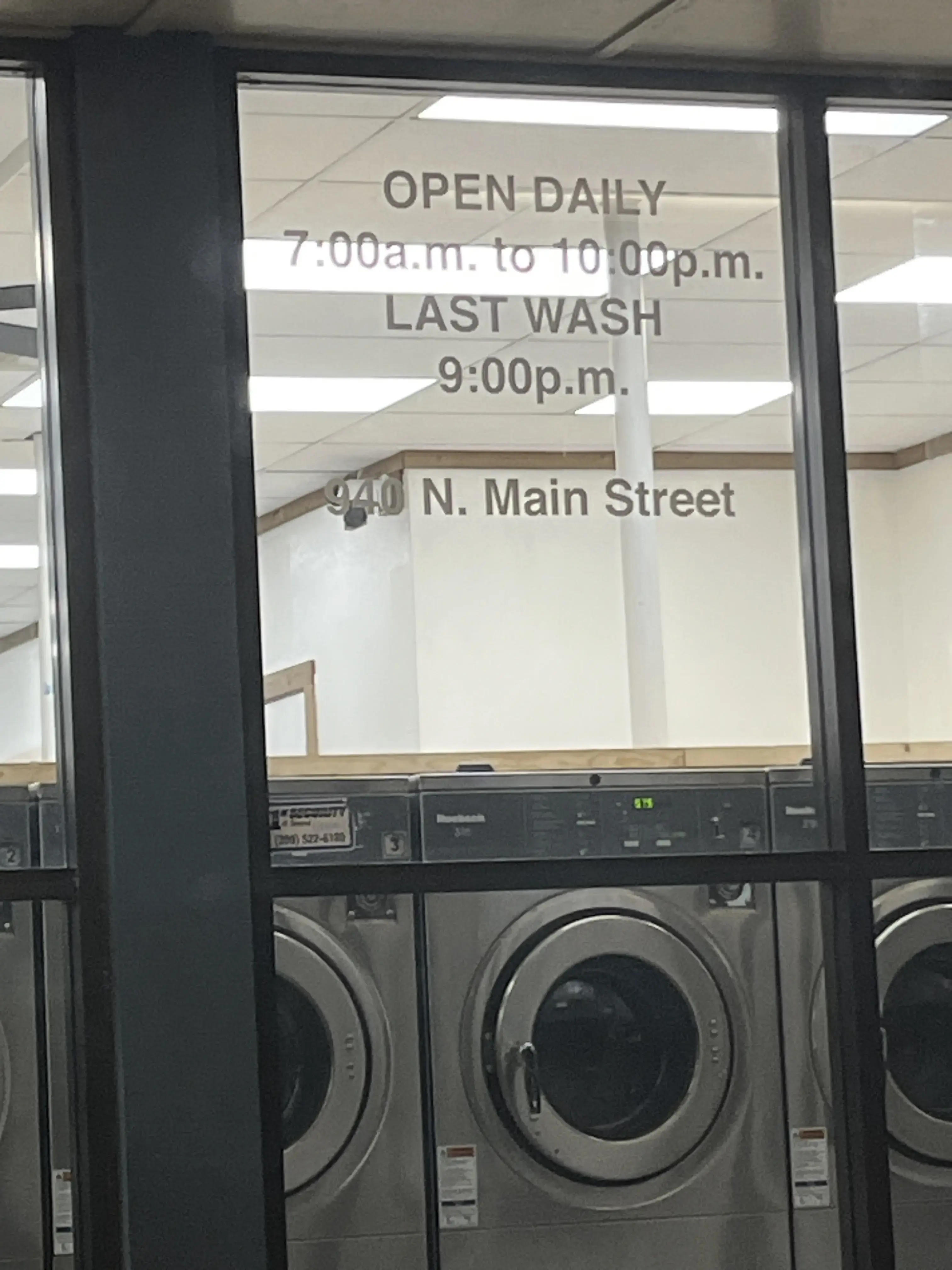 Royal Spin Laundromat thumbnail 2