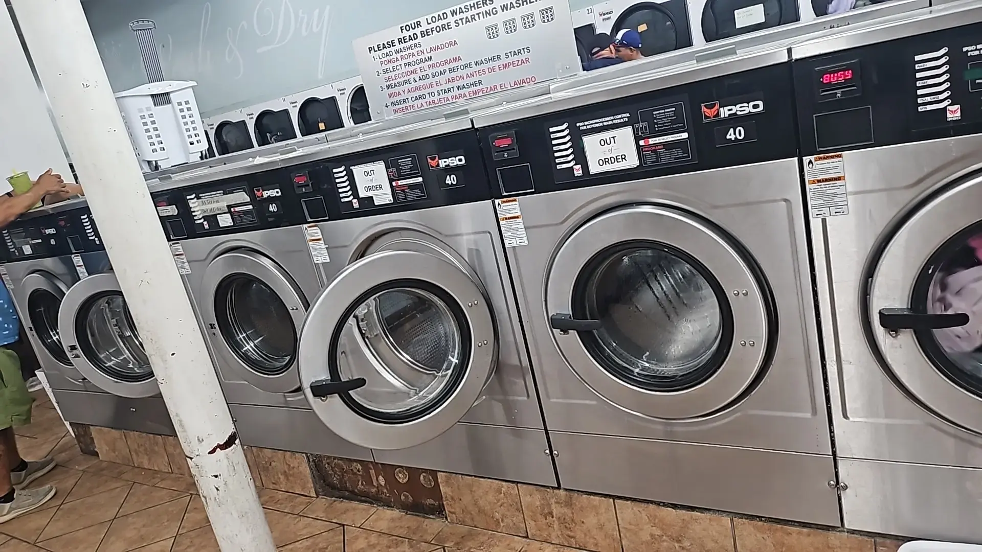 Royal Wash & Dry thumbnail 1