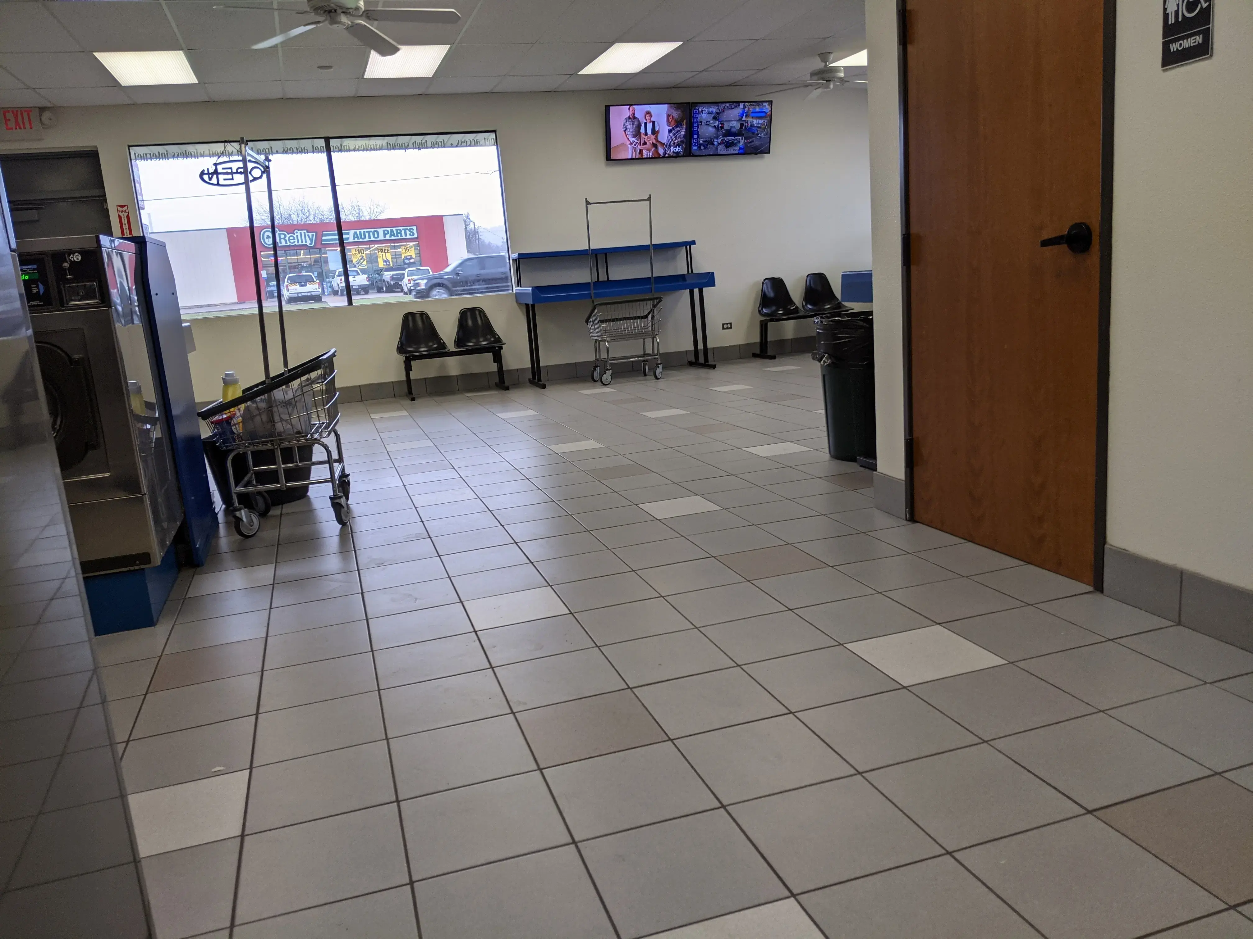 Roy's Wash-N-Dry - Image 20