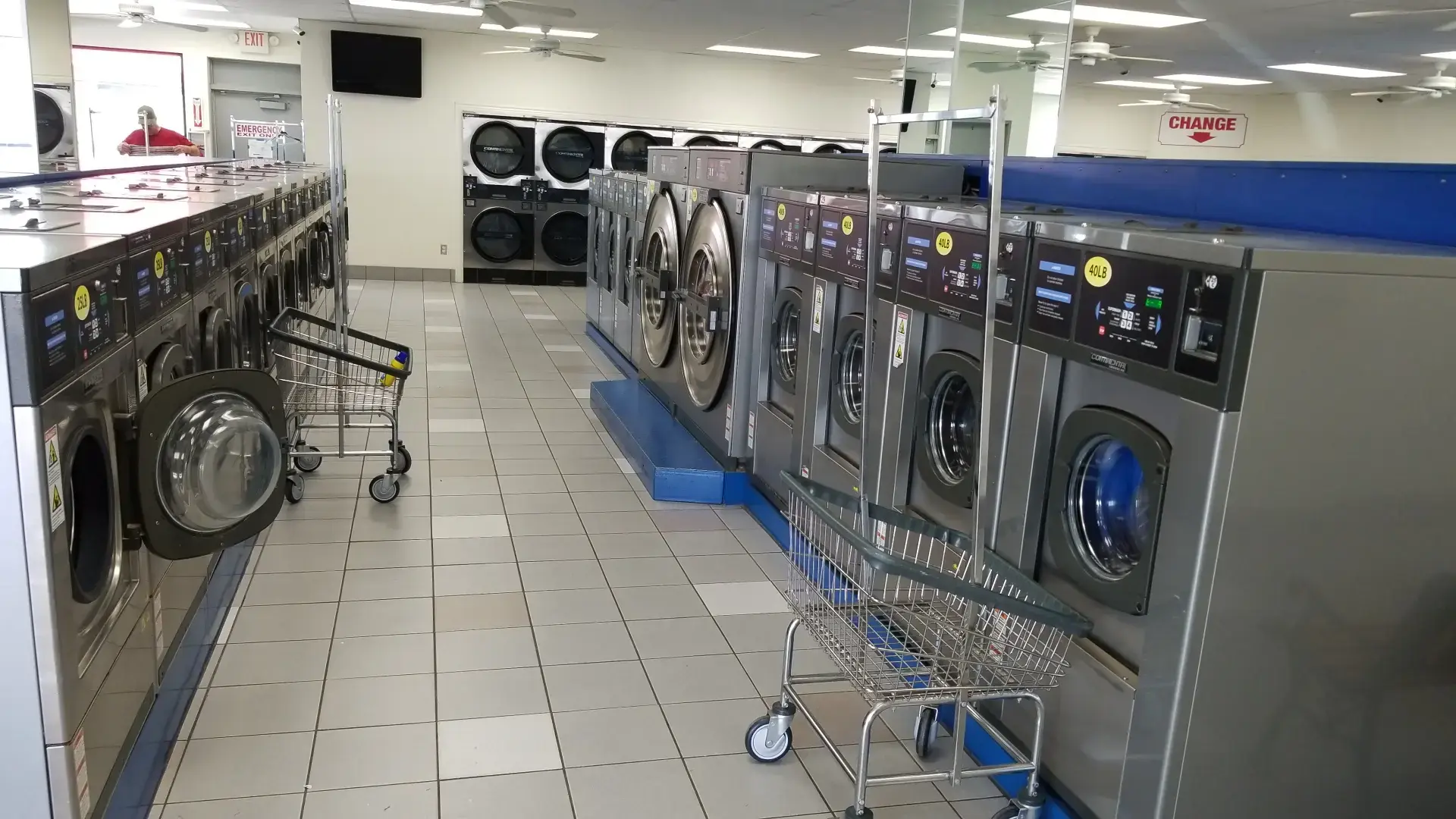 Roy's Wash-N-Dry - Image 14