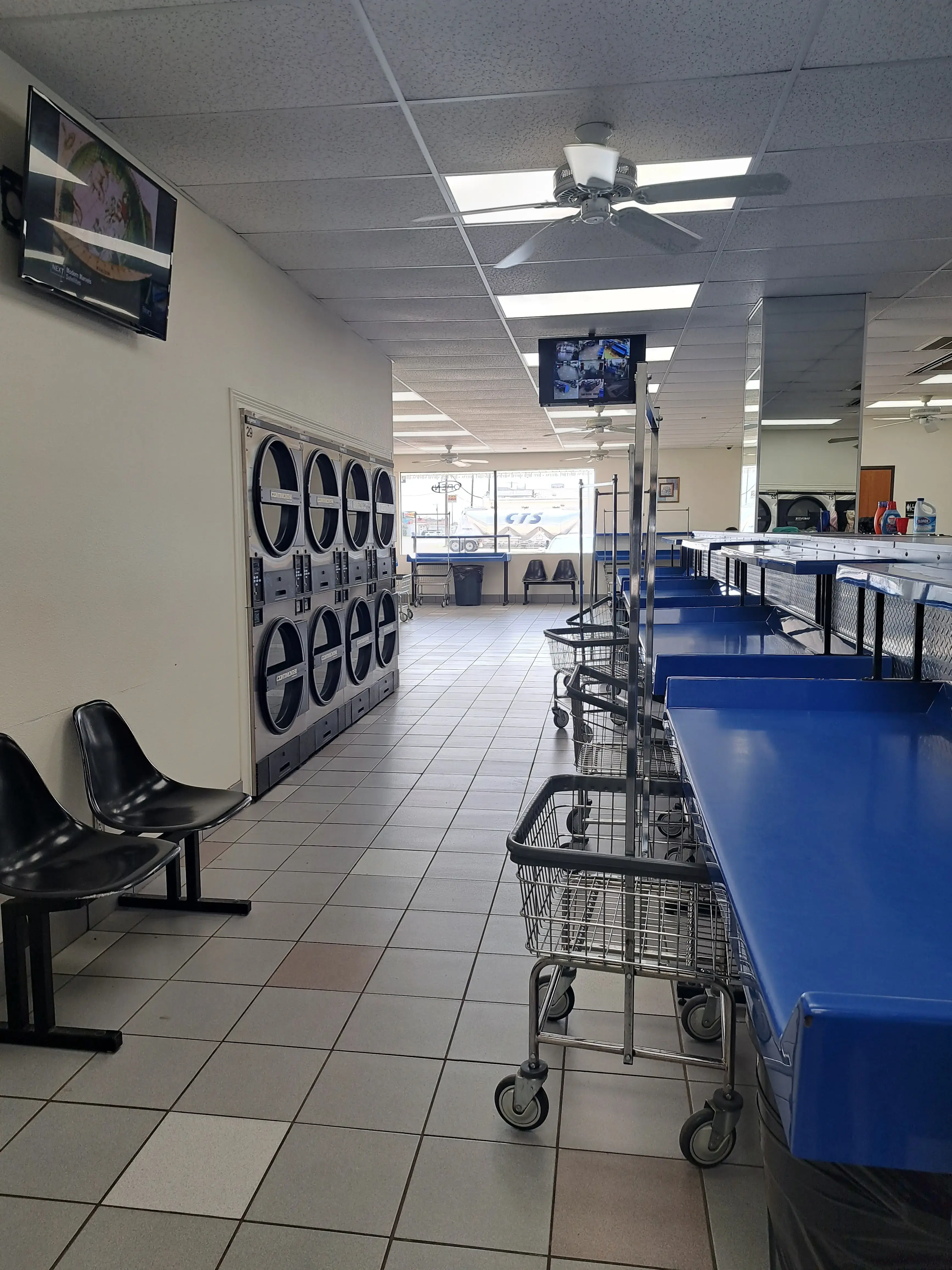 Roy's Wash-N-Dry location