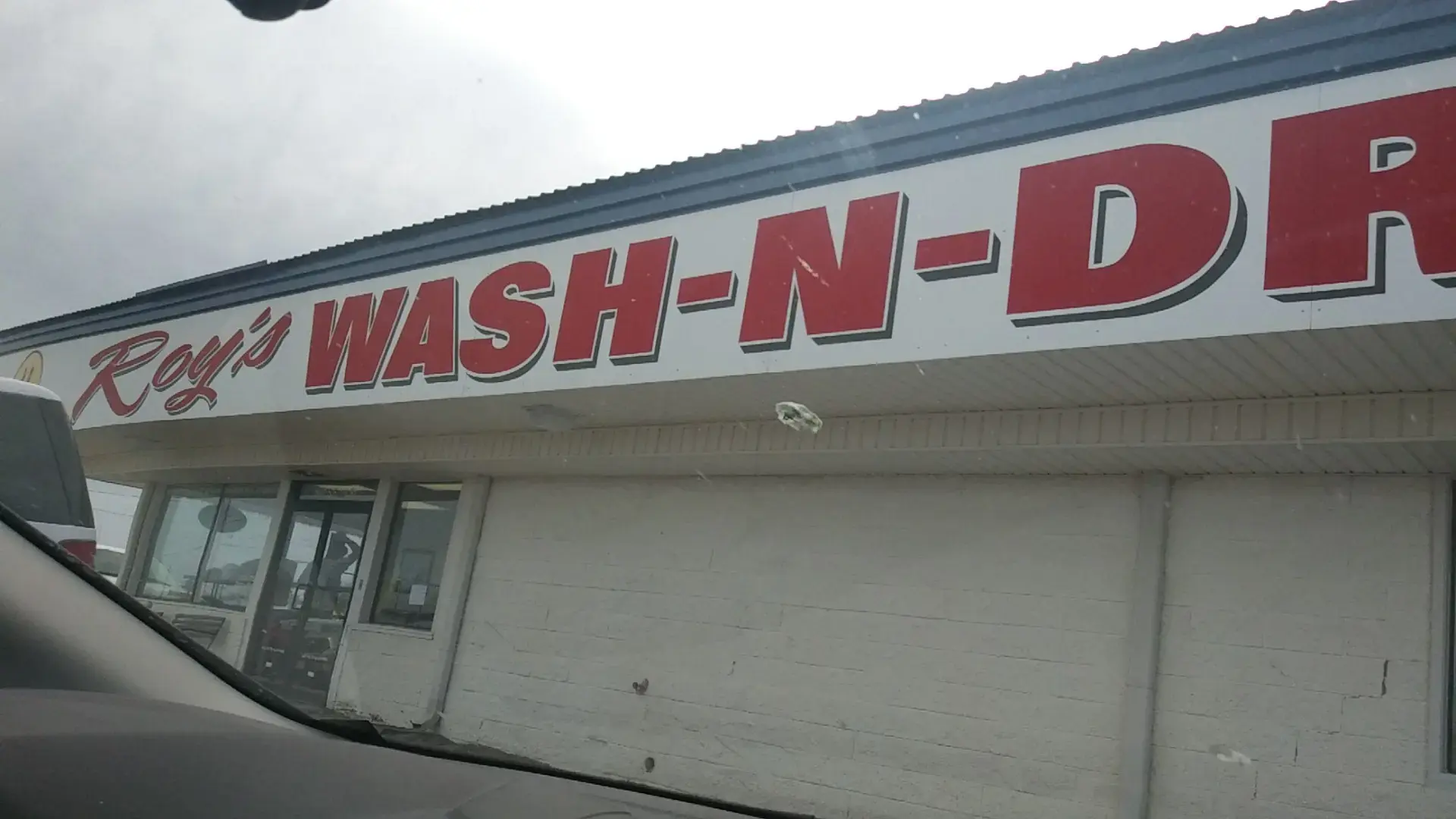 Roy's Wash-N-Dry - Image 13