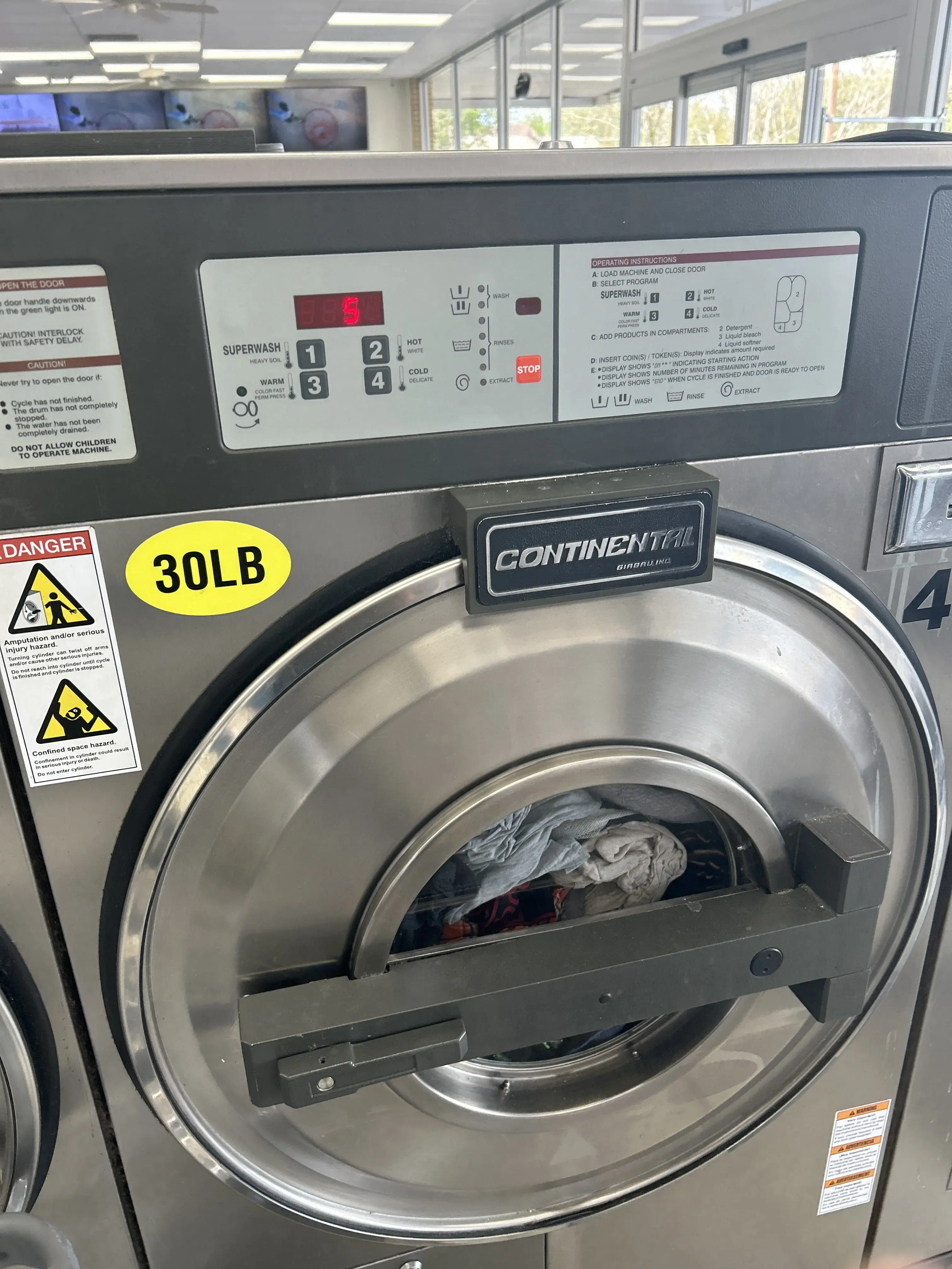 Roy's Wash-N-Dry - Image 4