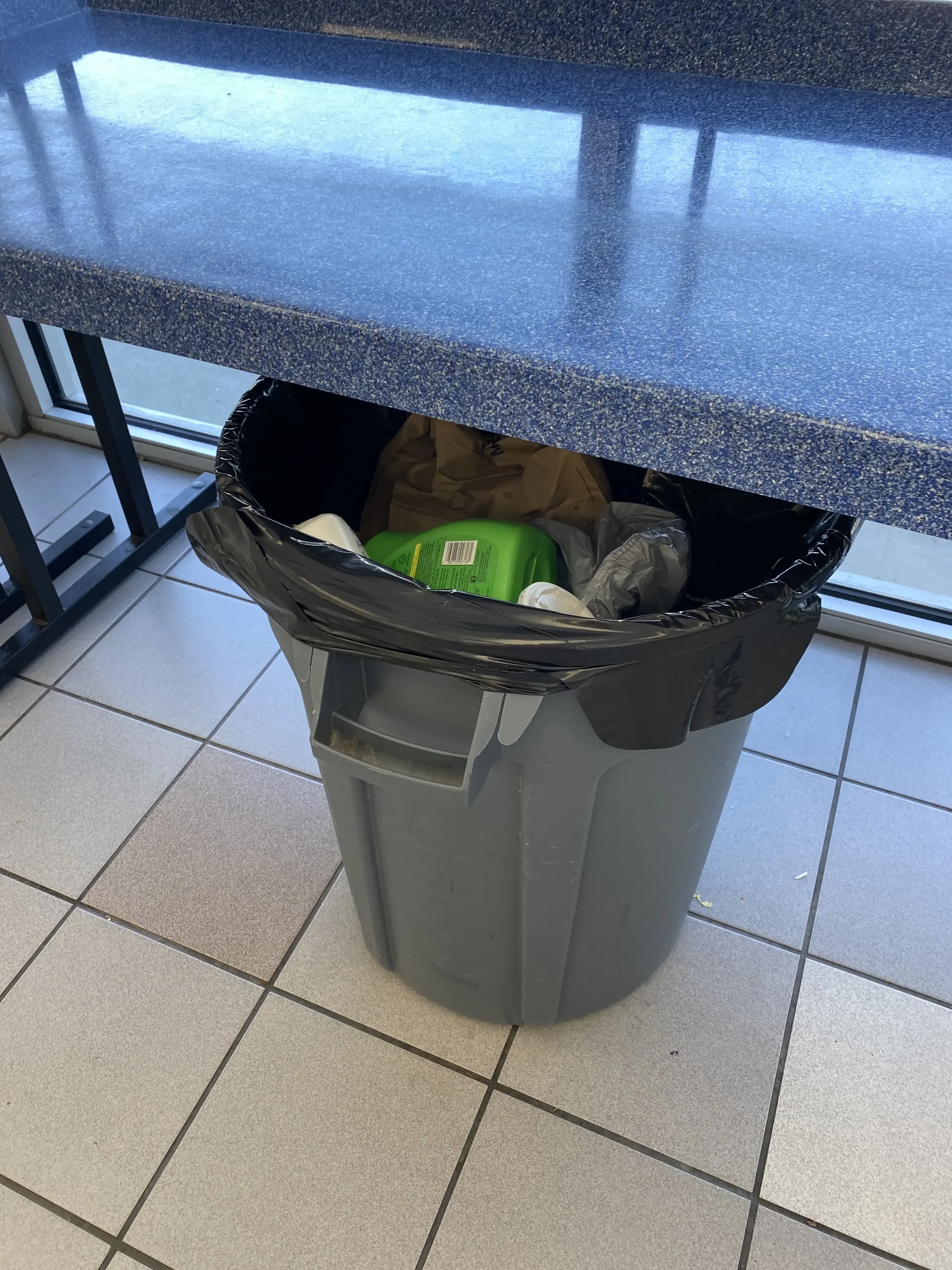 Roy's Wash-N-Dry thumbnail 13