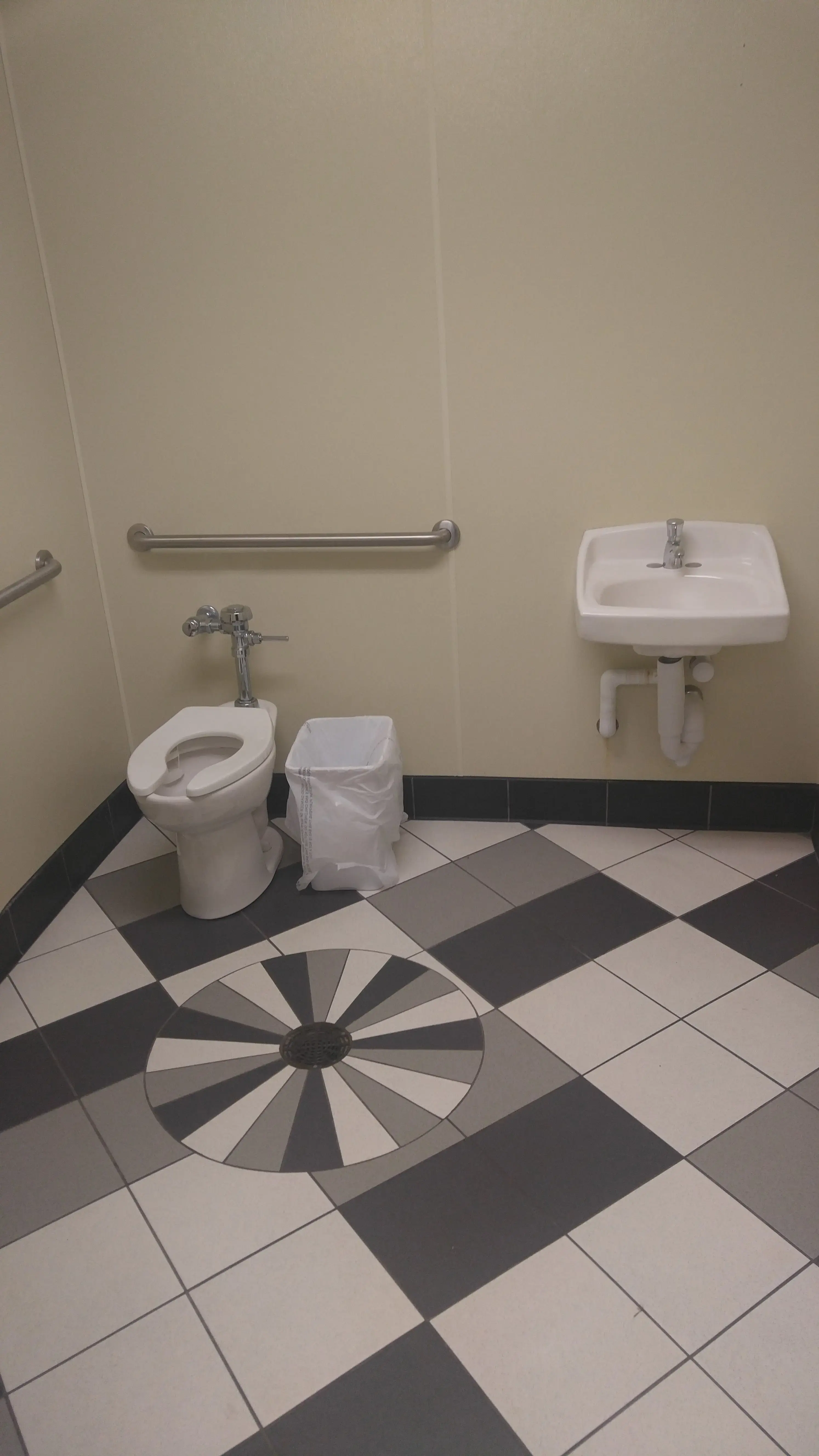 Roy's Wash-N-Dry - Image 18