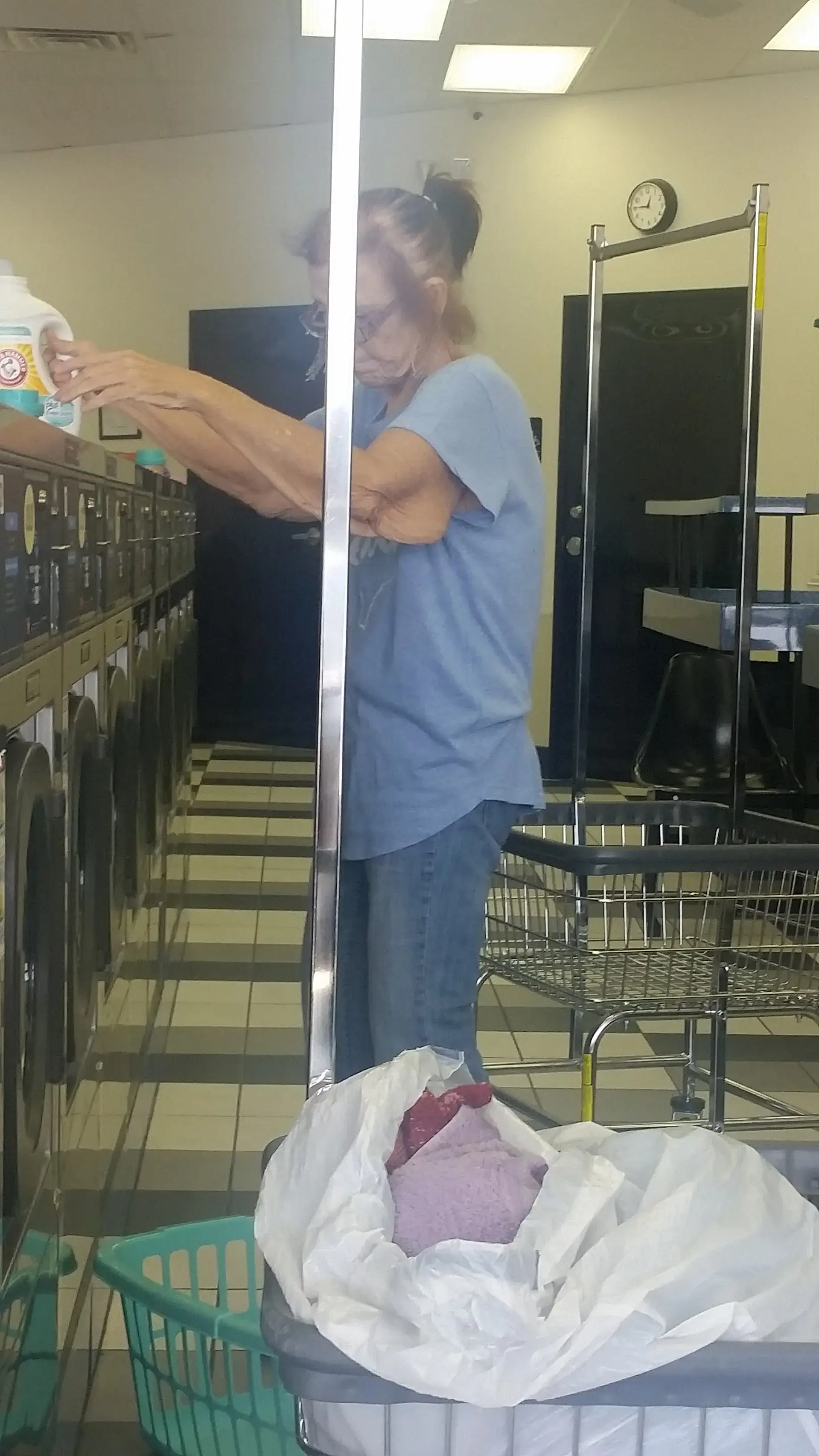 Roy's Wash-N-Dry - Image 8