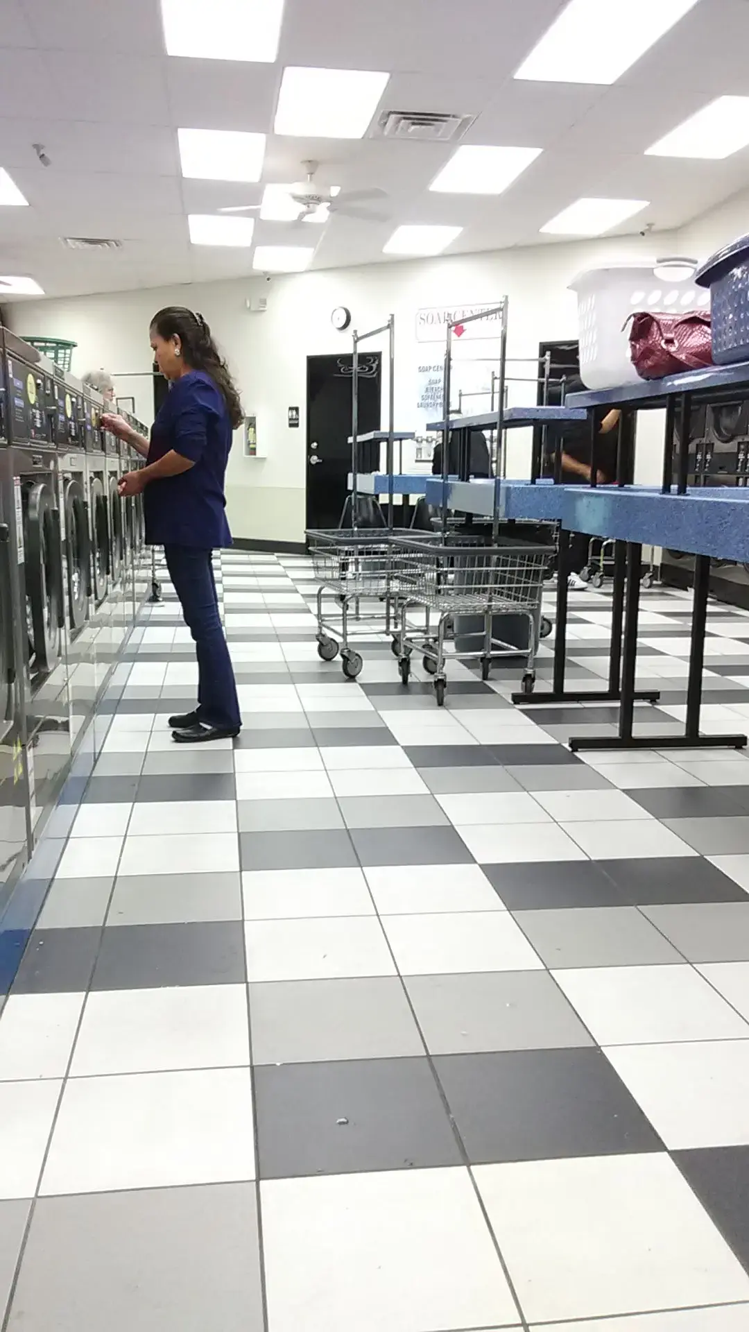 Roy's Wash-N-Dry - Image 7