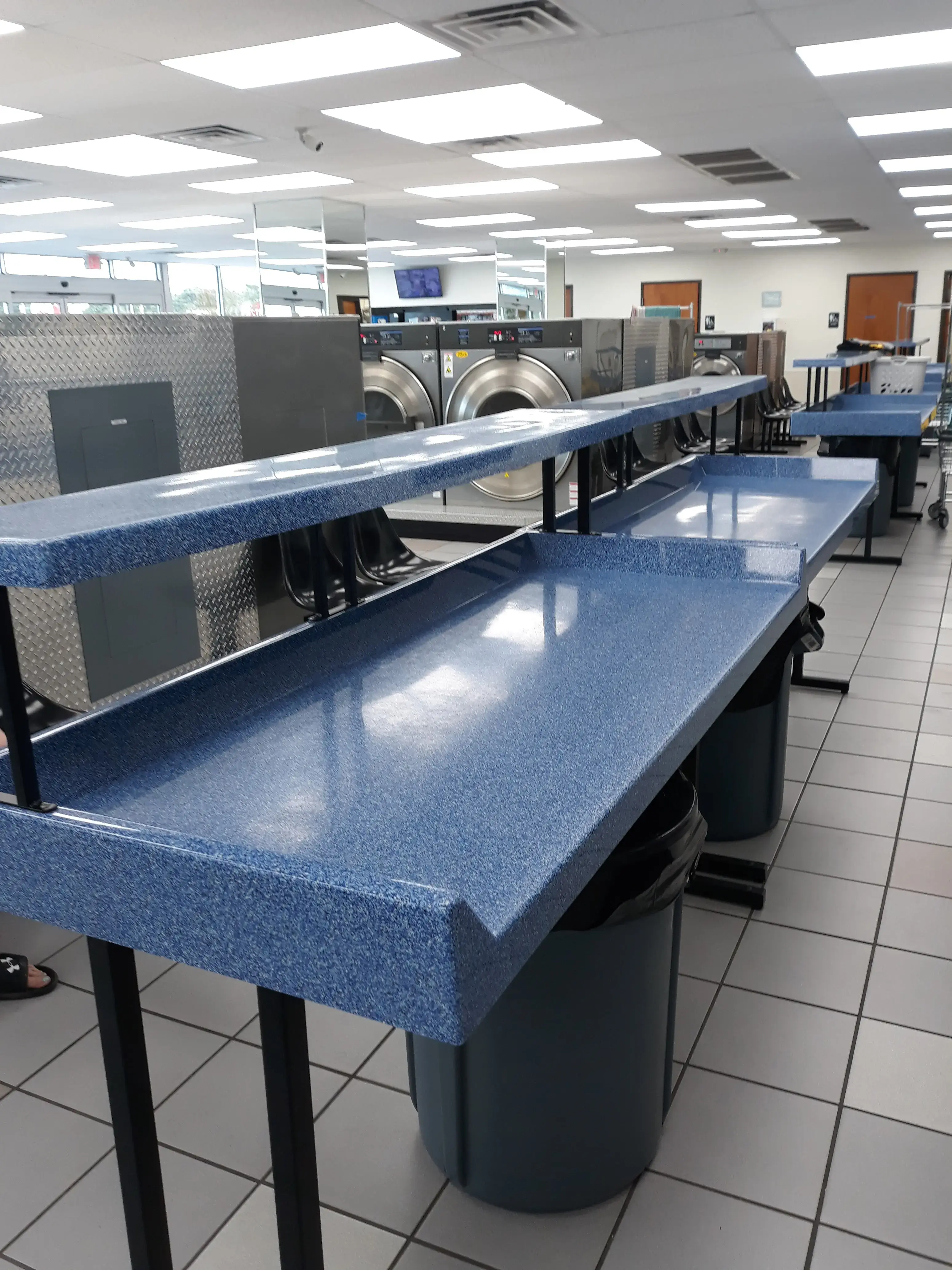 Roy's Wash N Dry - Image 11