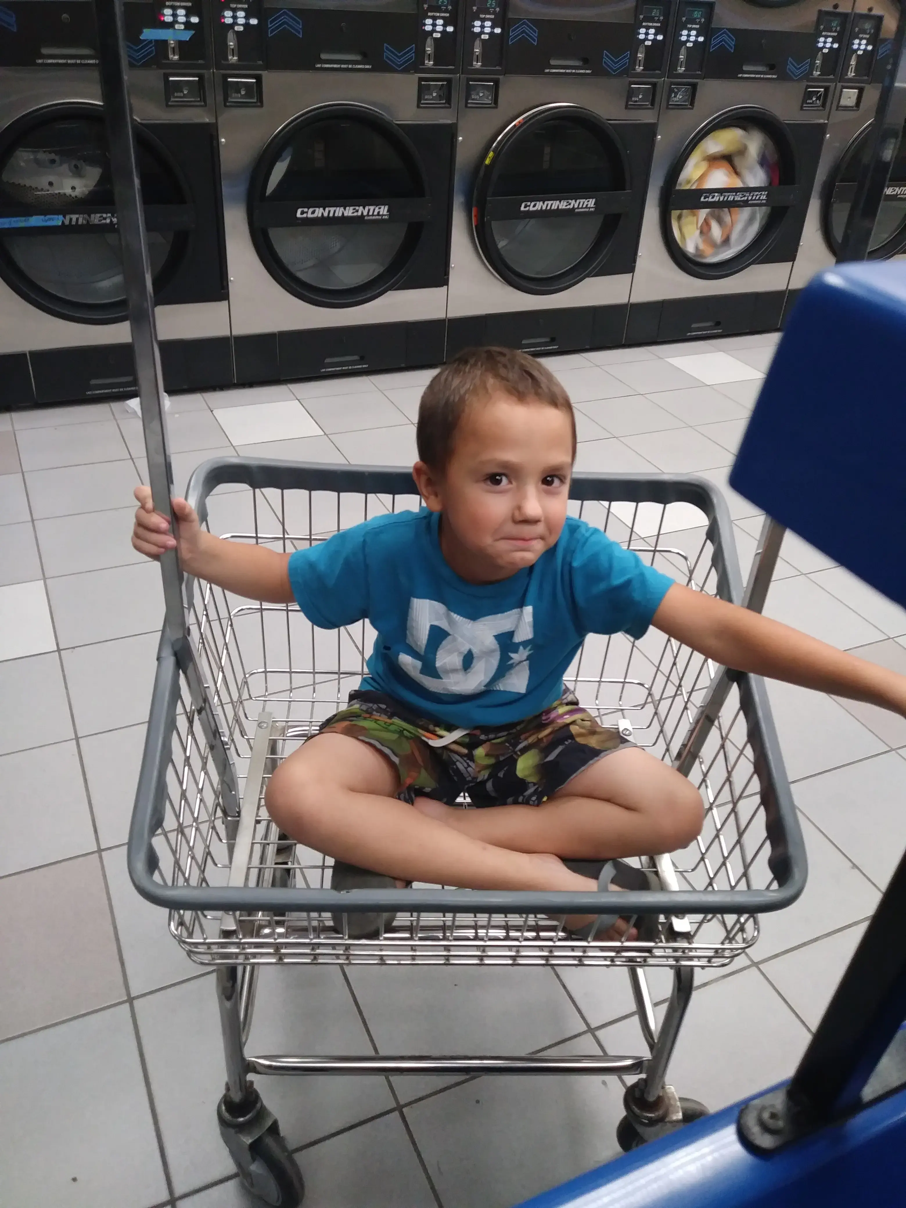 Roy's Wash N Dry - Image 13