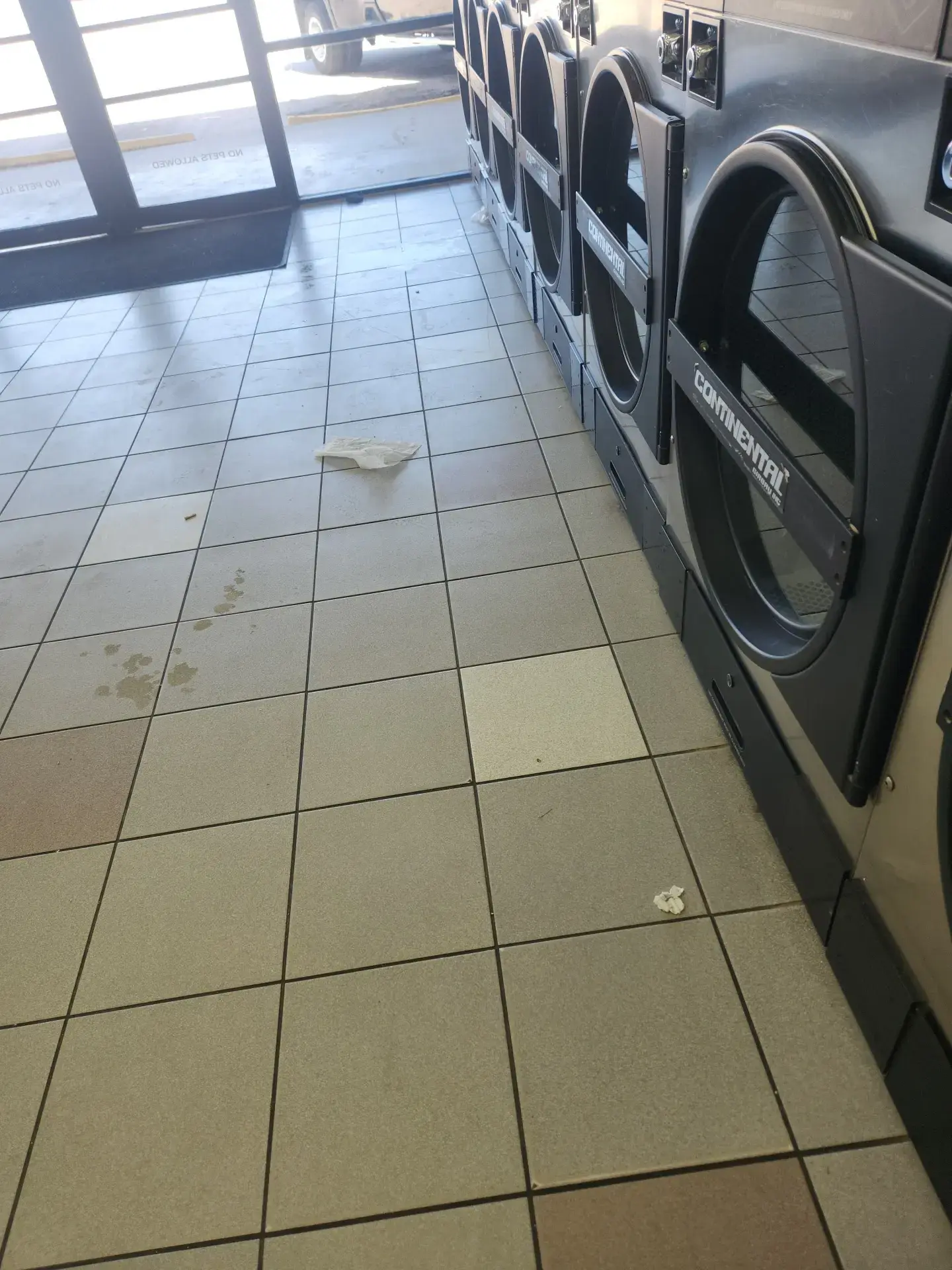 Roy's Wash N Dry - Image 5