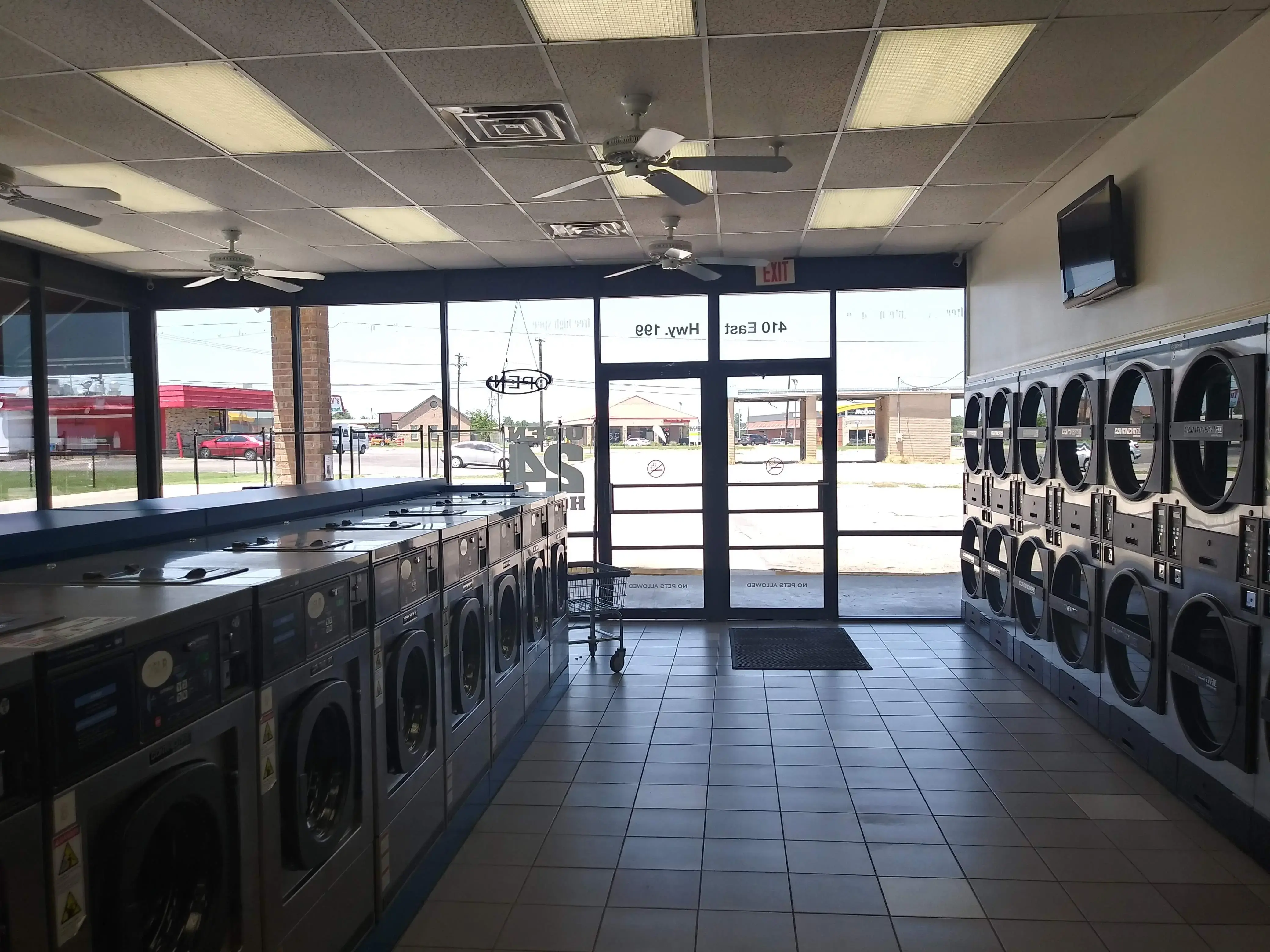 Roy's Wash N Dry - Image 18