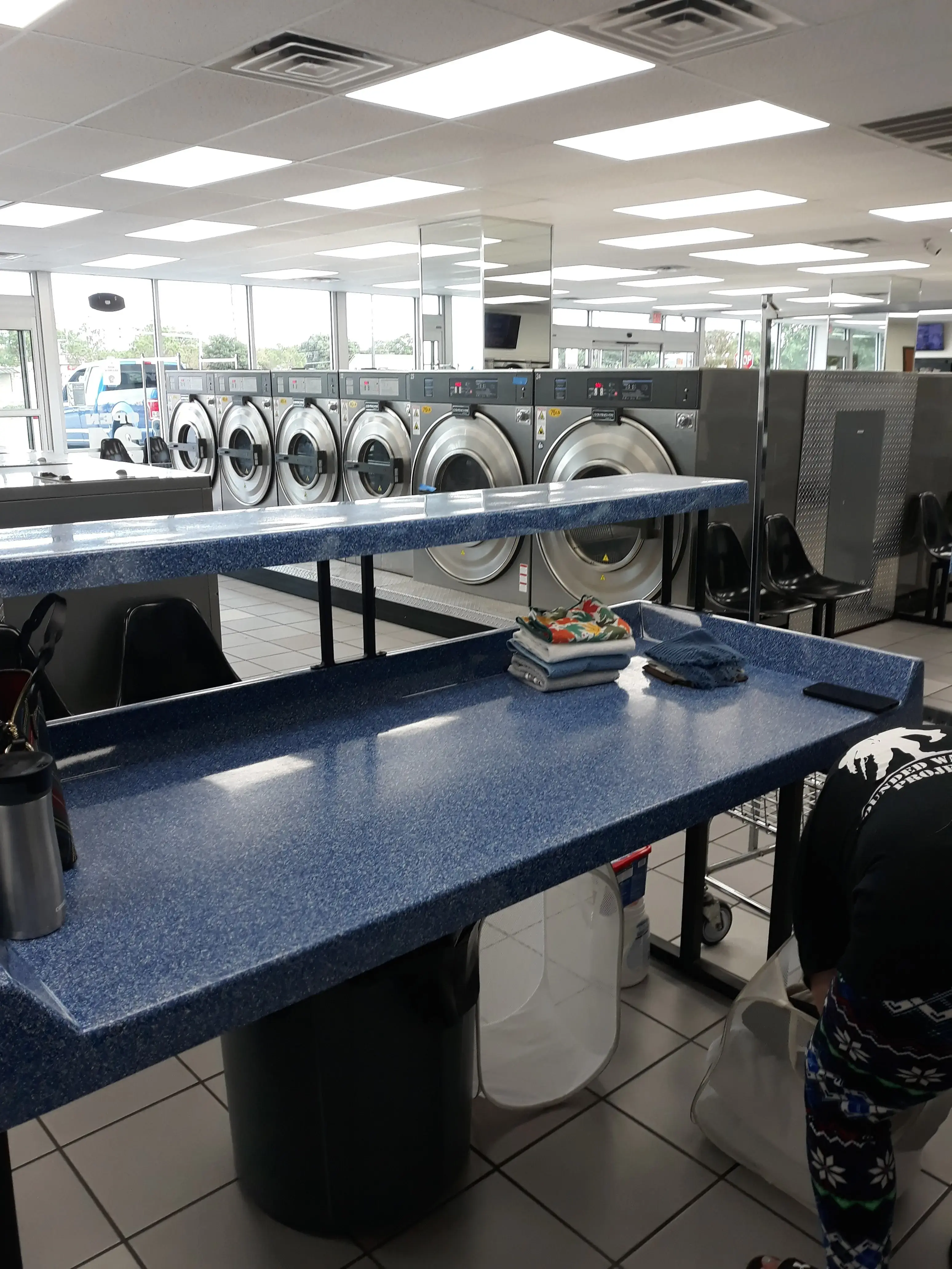 Roy's Wash N Dry - Image 15