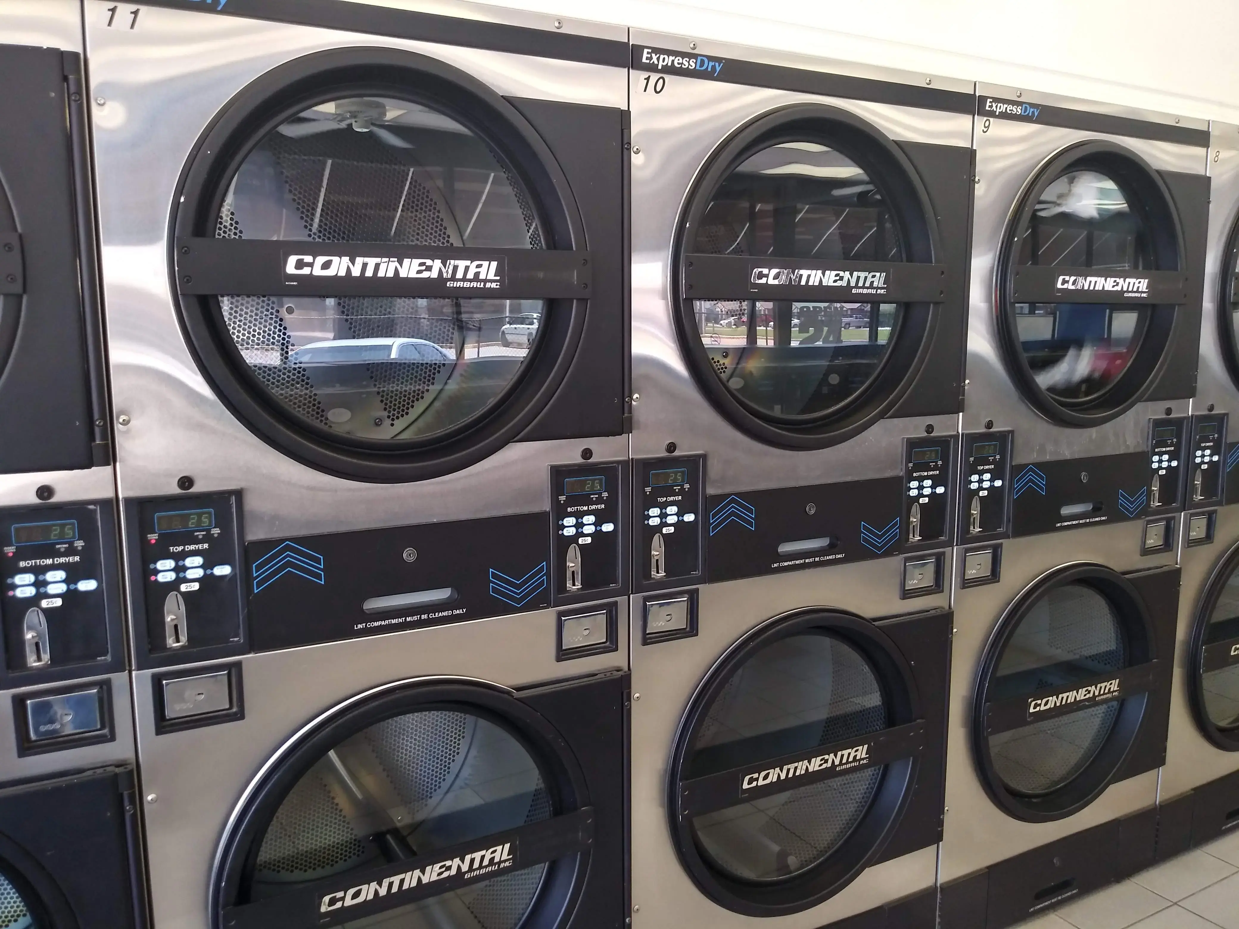 Roy's Wash N Dry - Image 6