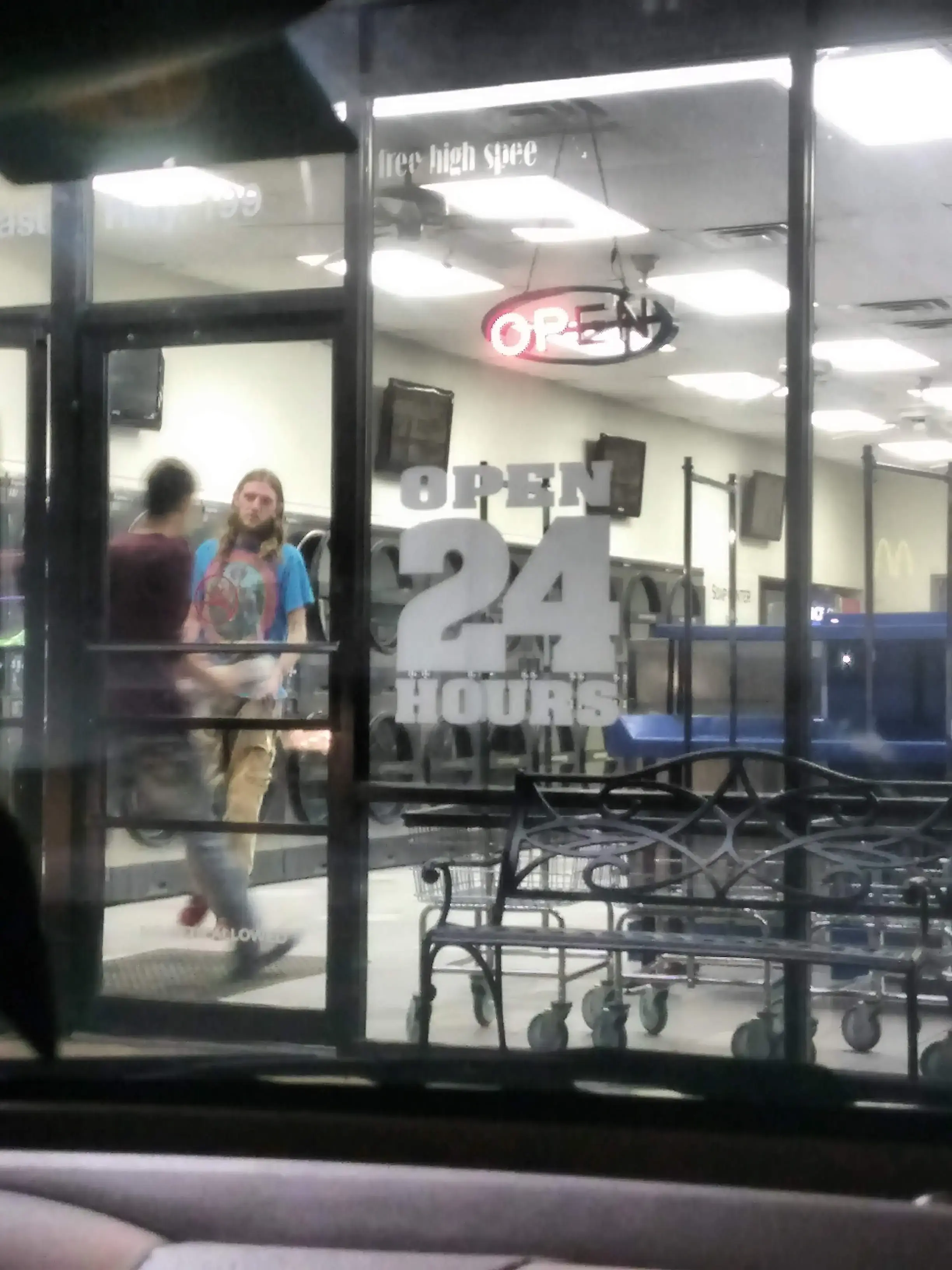 Roy's Wash N Dry - Image 10