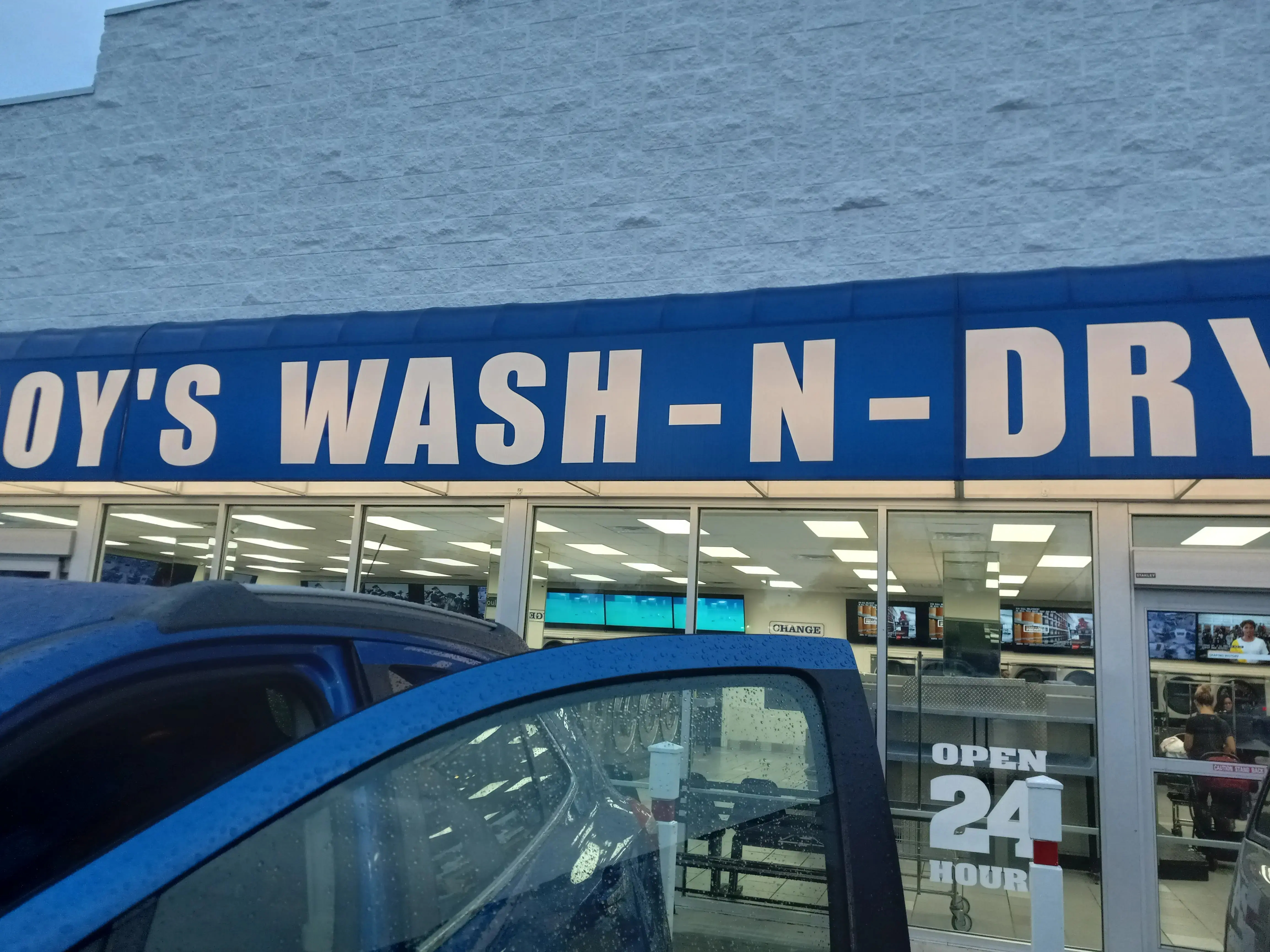 Roy's Wash-N-Dry thumbnail 4