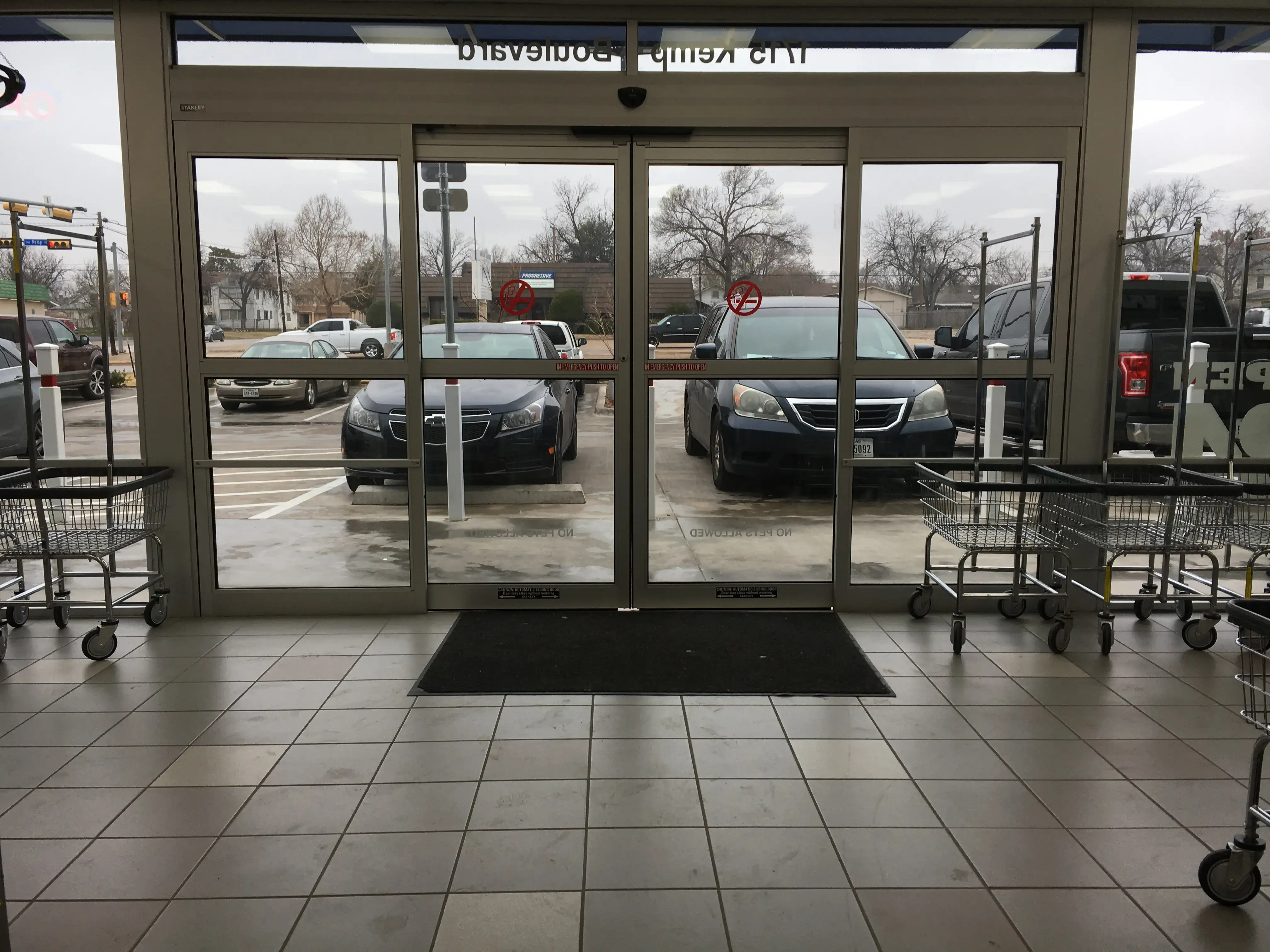 Roy's Wash-N-Dry - Image 11