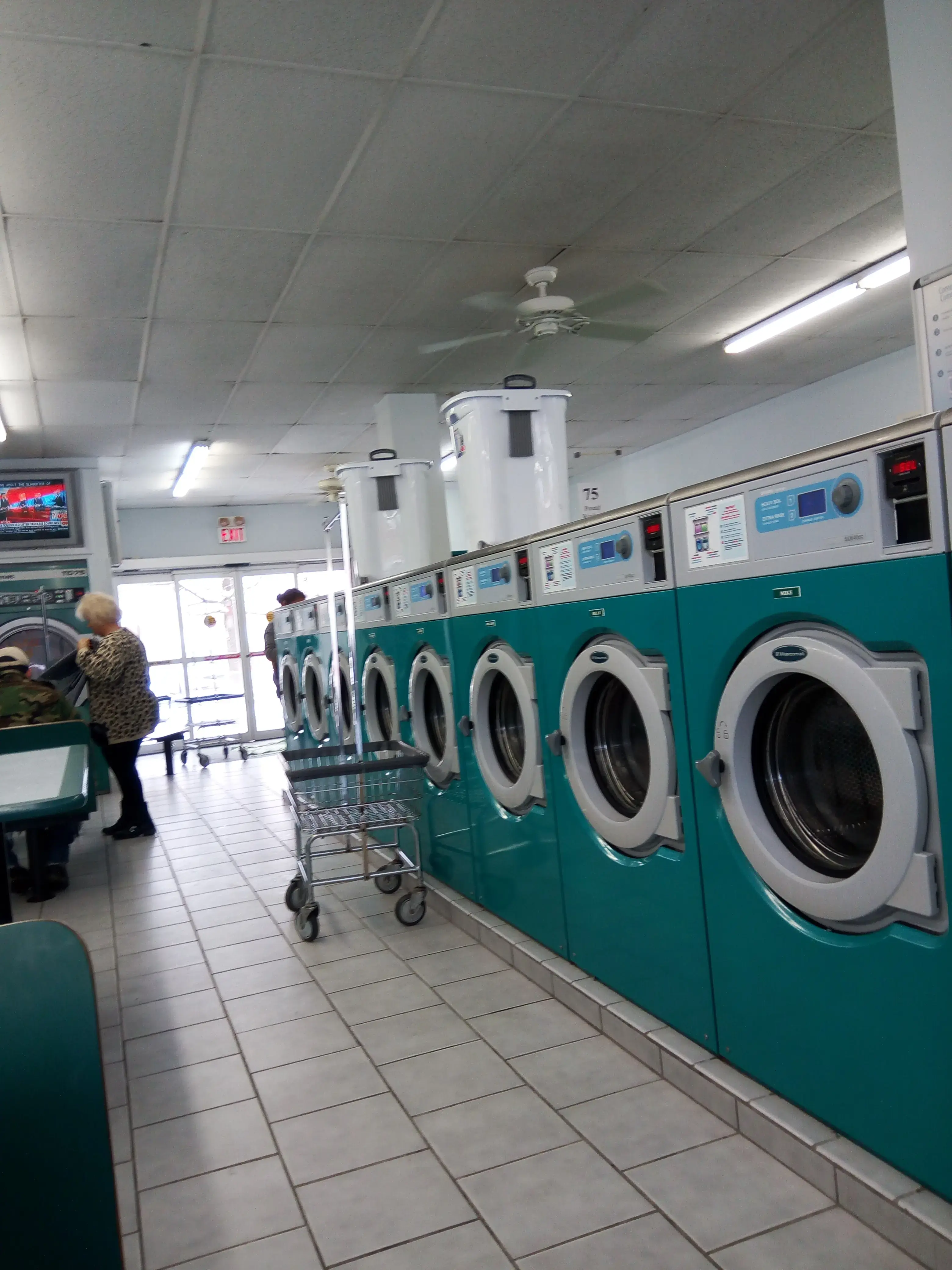 Rub-A-Dub Self-Service Laundry - Image 16