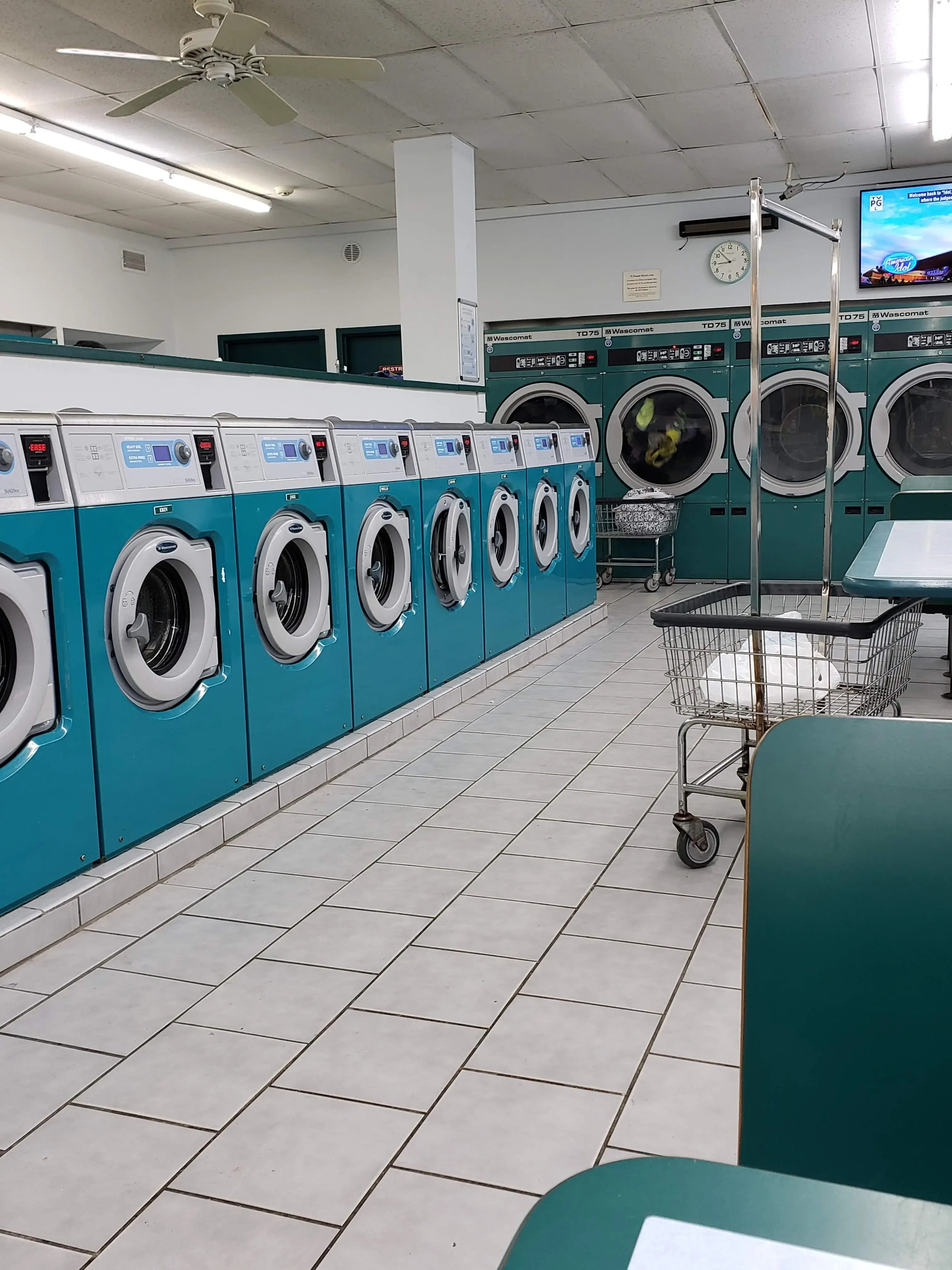 Rub-A-Dub Self-Service Laundry - Image 15