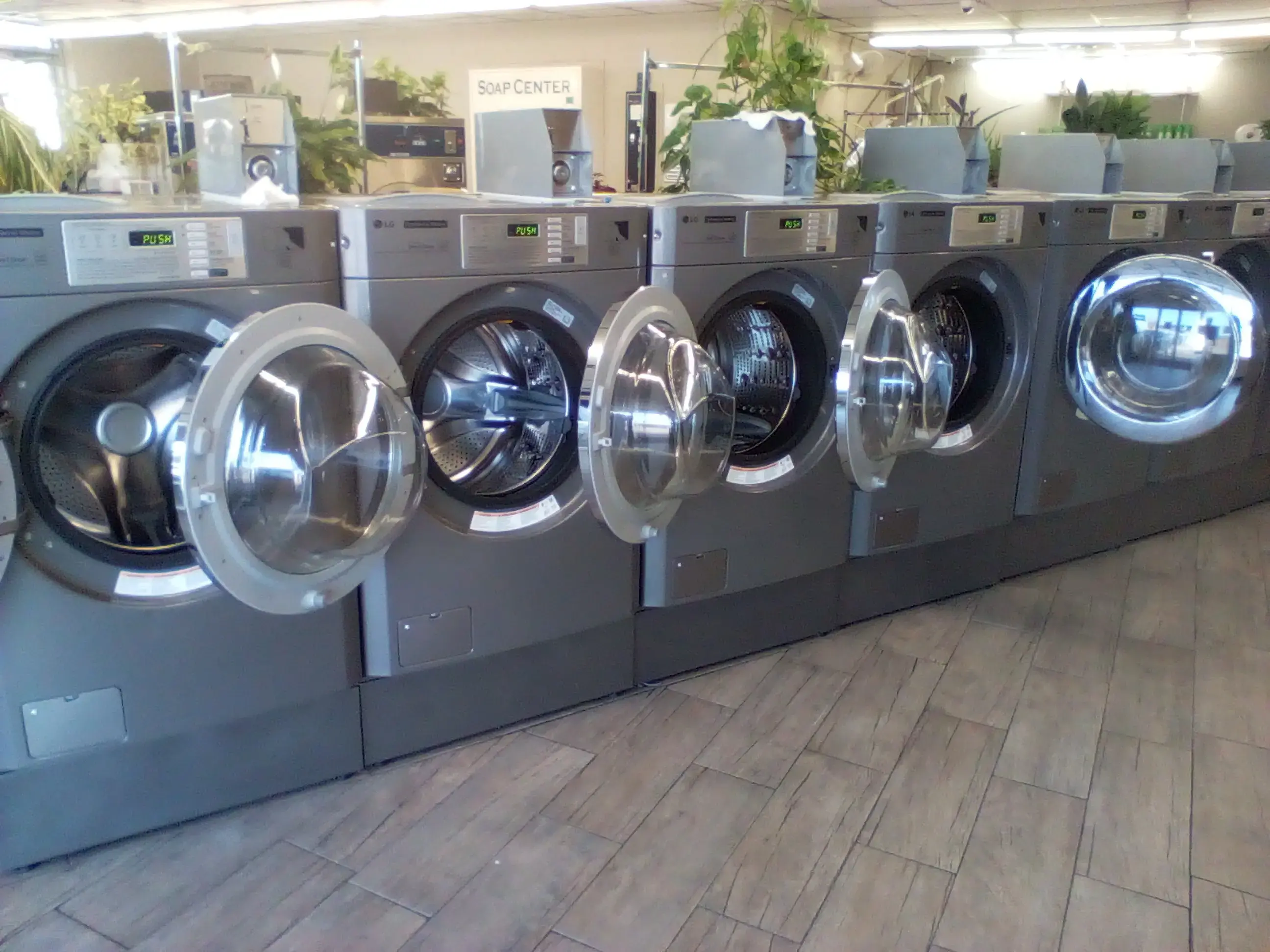 Rusty tub laundromat thumbnail 5