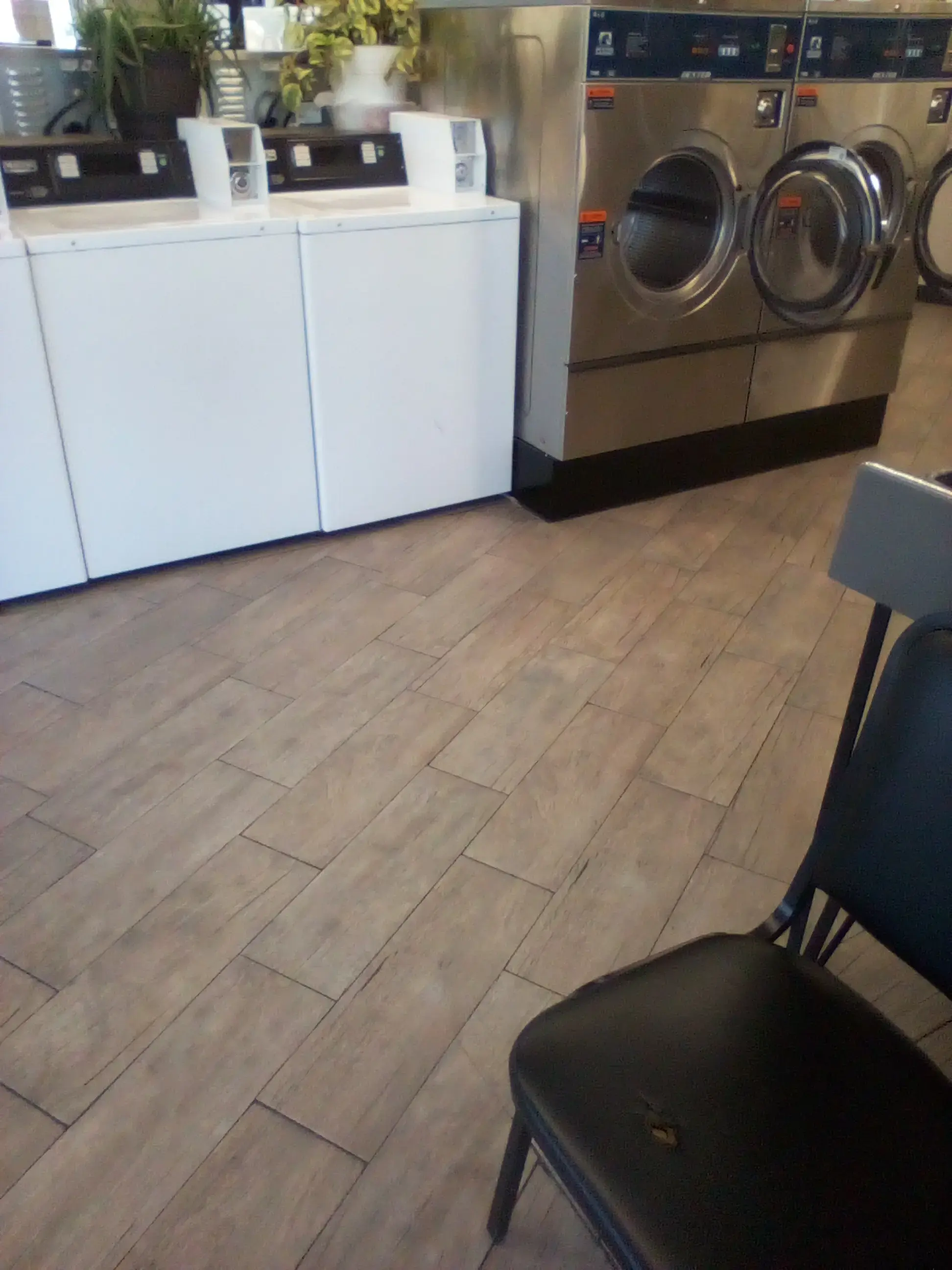 Rusty tub laundromat thumbnail 3