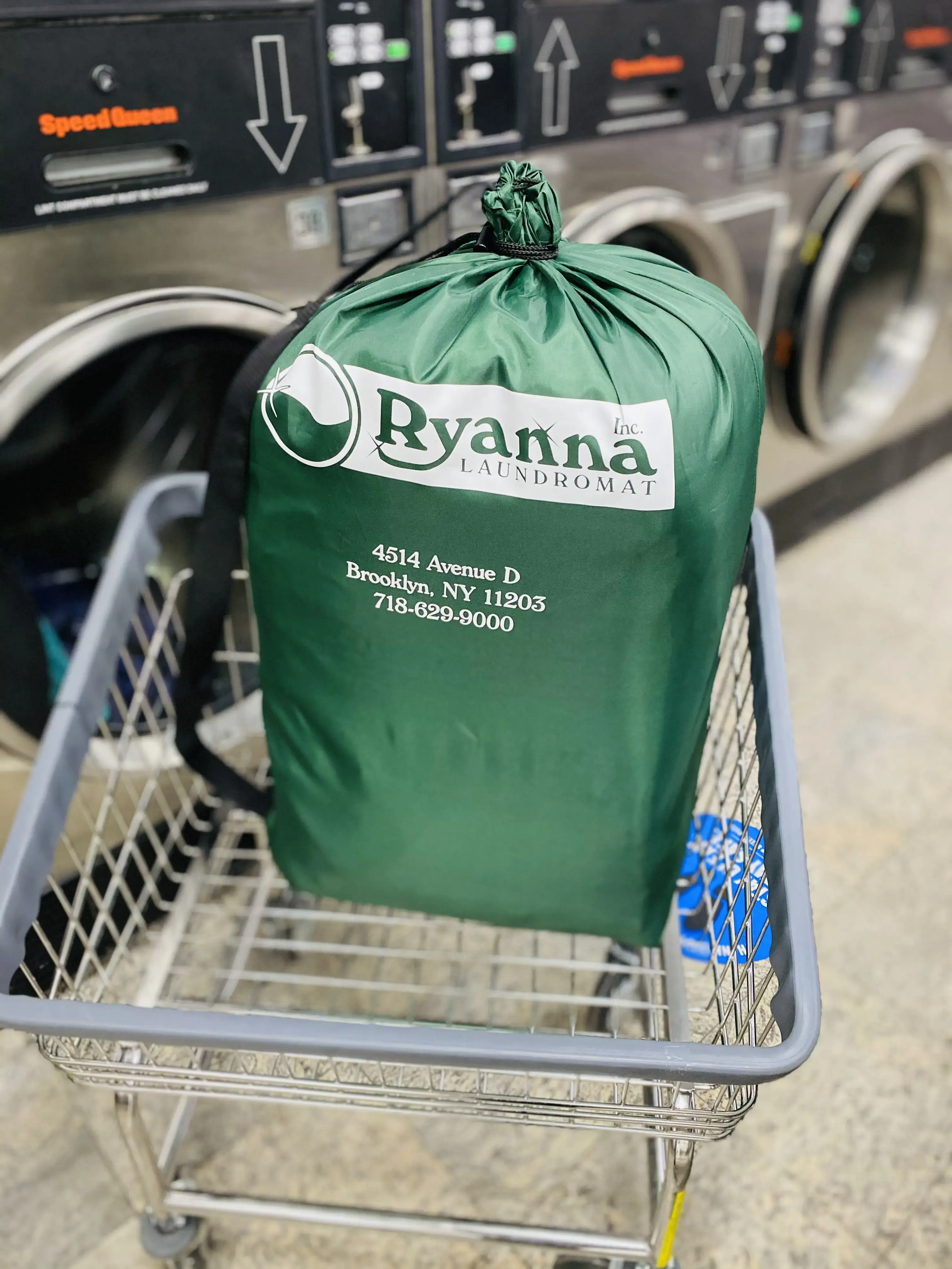 Ryanna Laundromat thumbnail 17