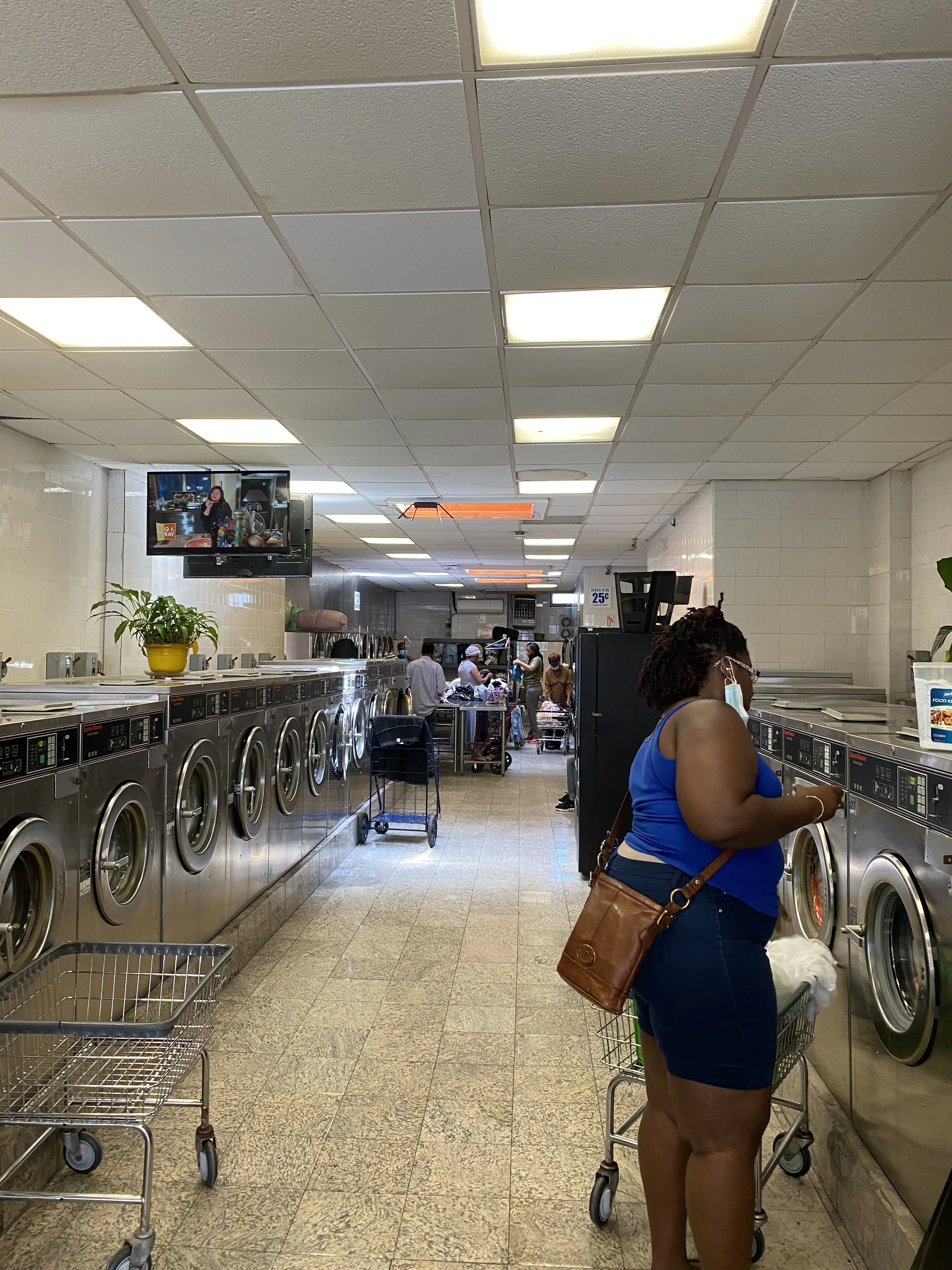 Ryanna Laundromat - Image 15