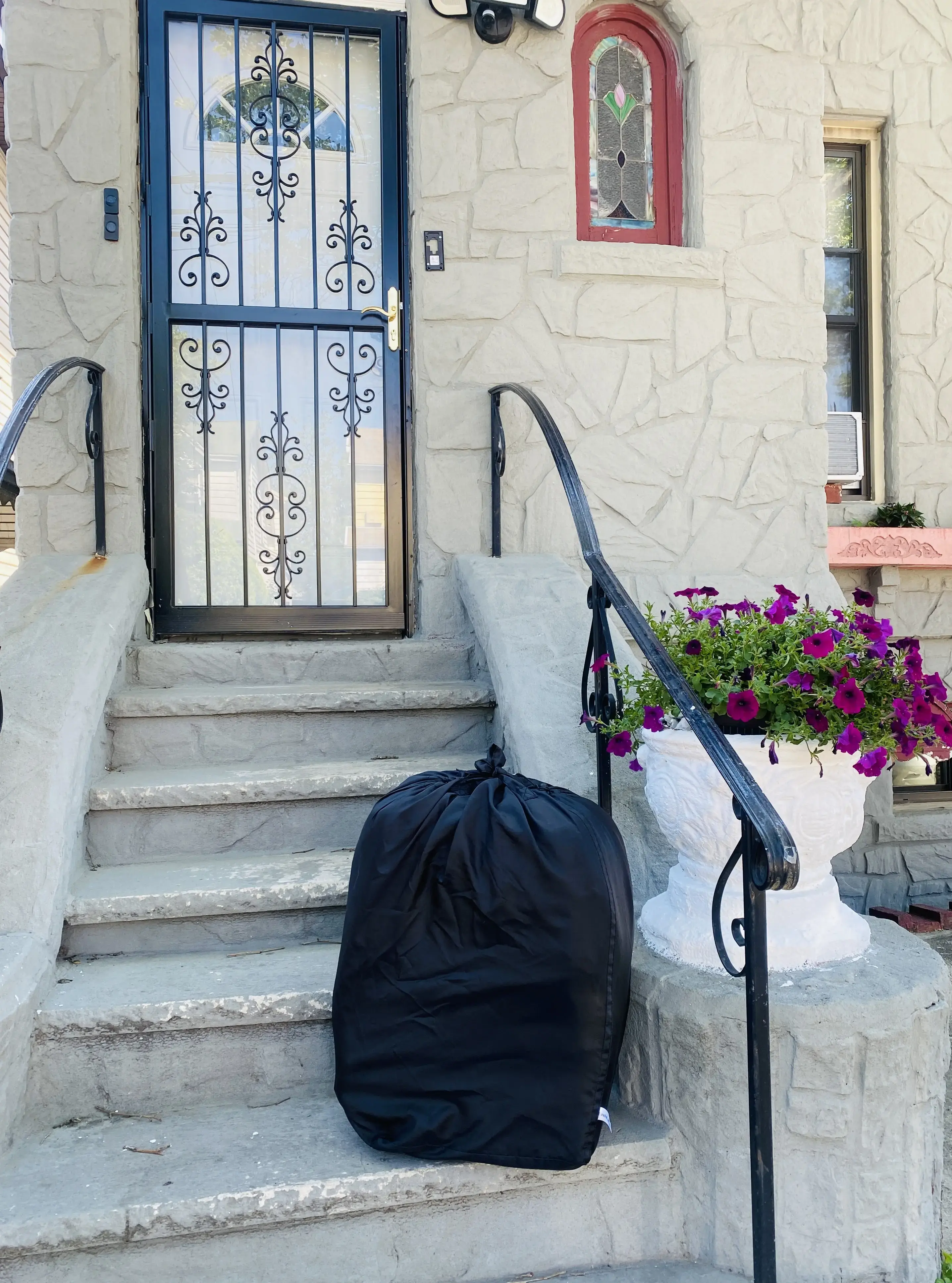 Ryanna Laundromat - Image 13