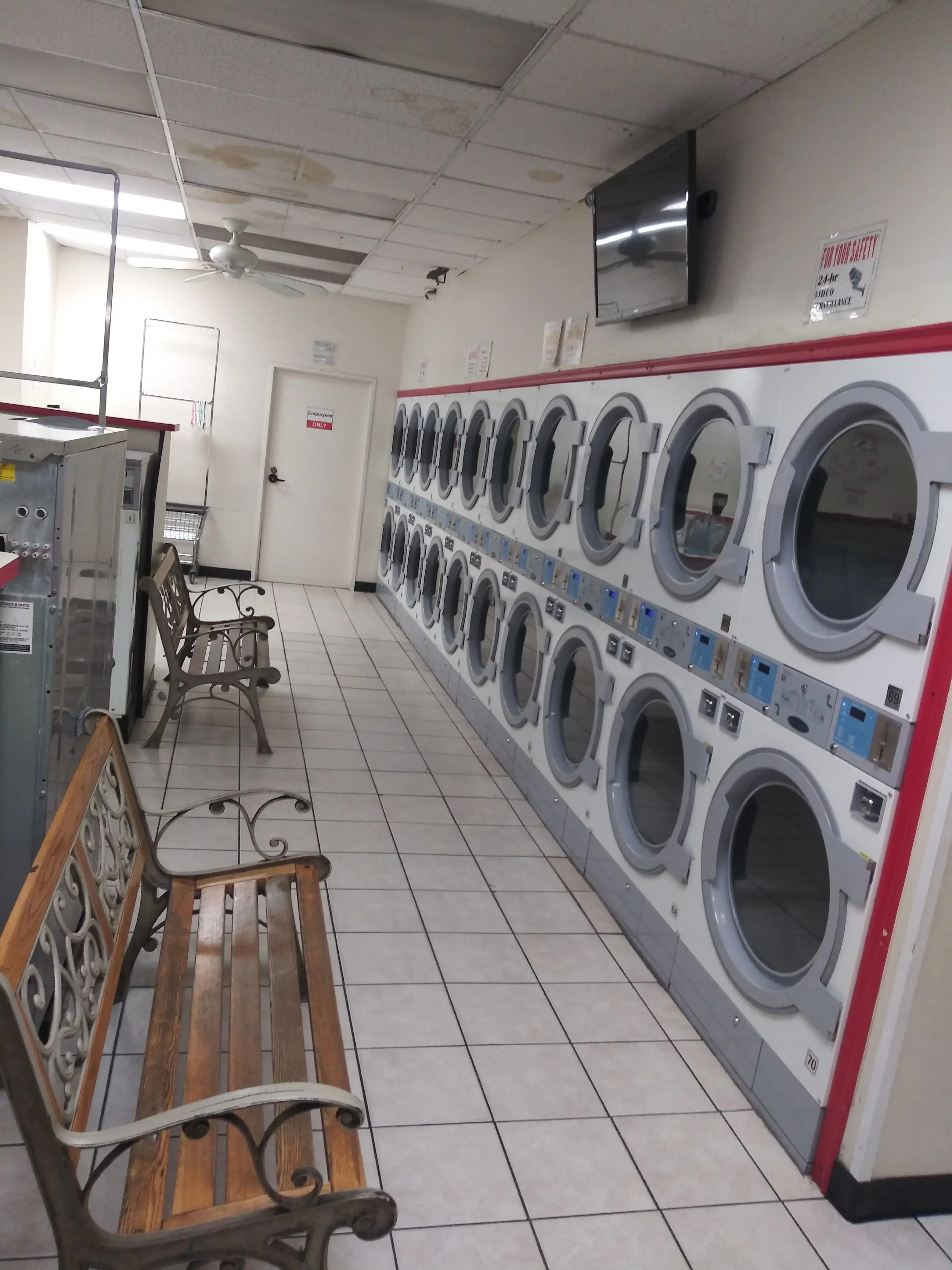 S & W Laundromat thumbnail 11