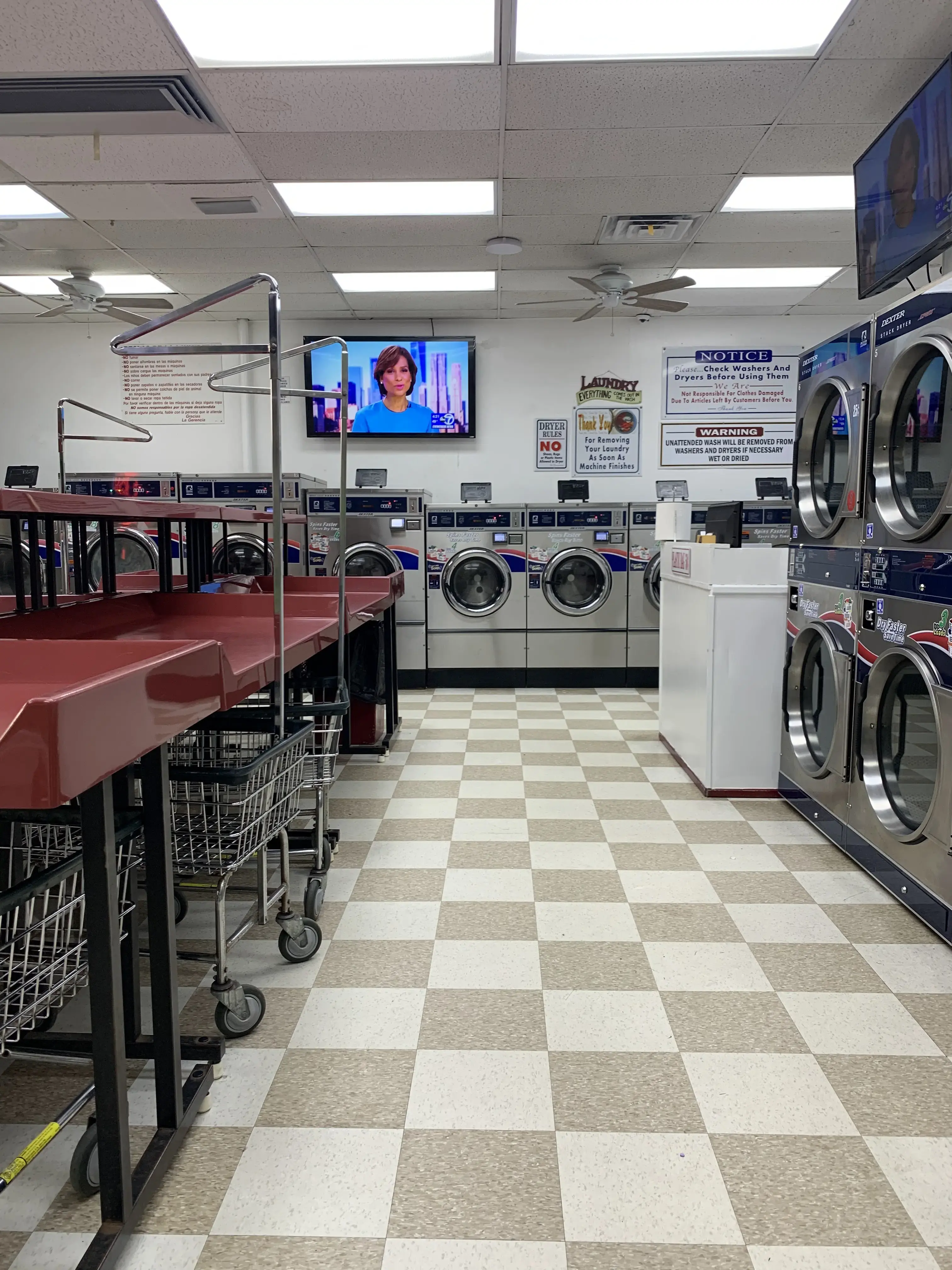 Sabrina Laundromat - Image 4