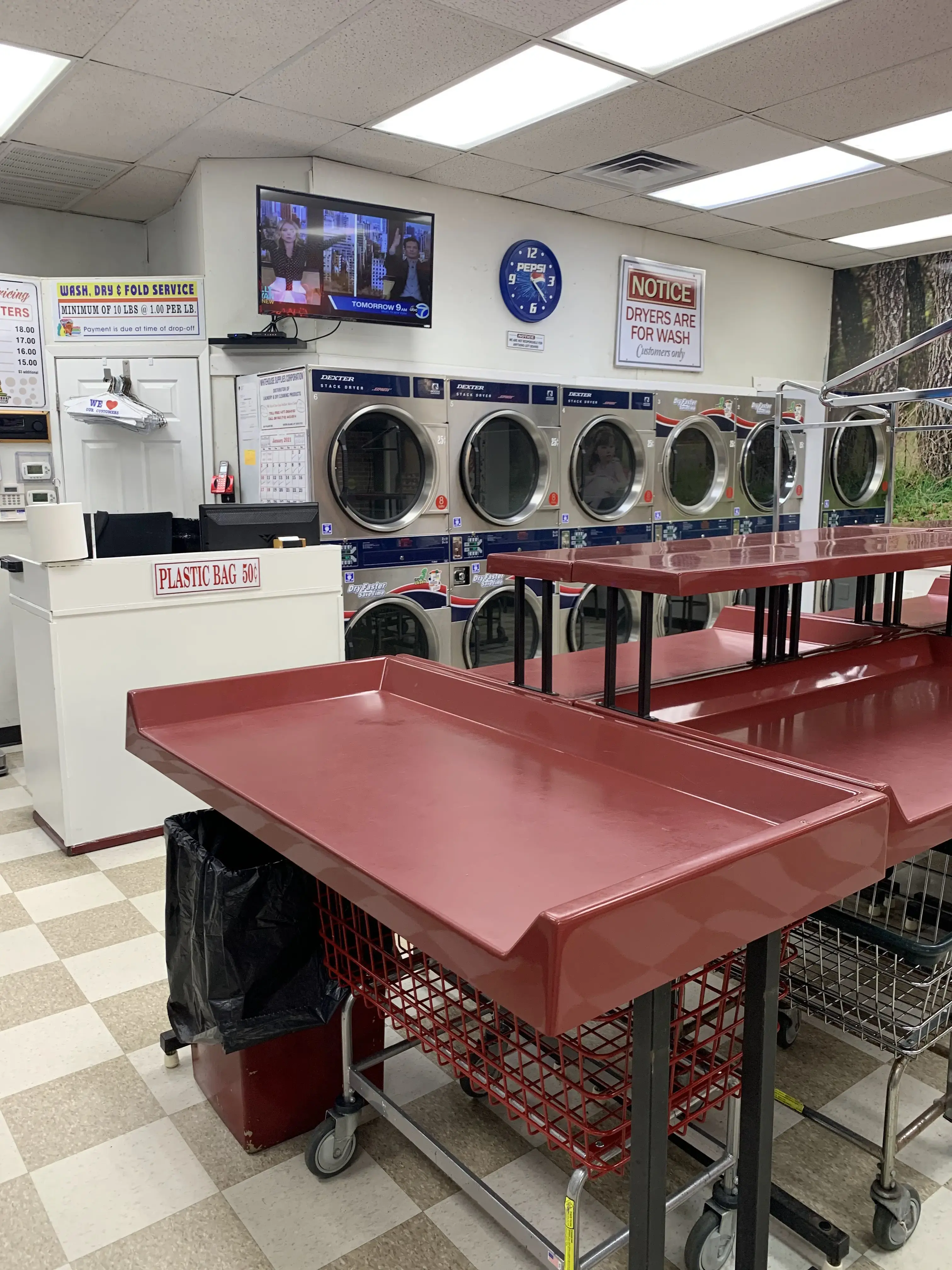 Sabrina Laundromat - Image 6