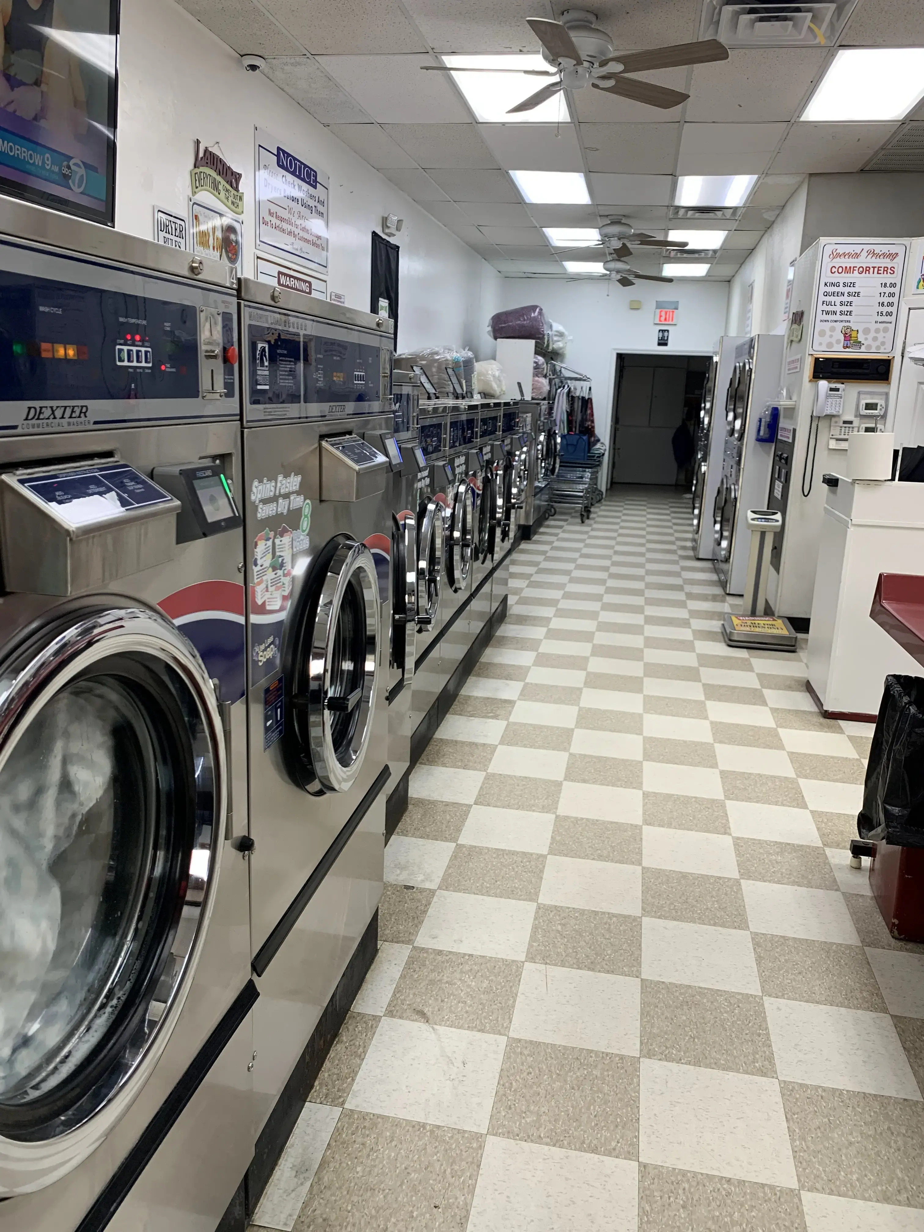 Sabrina Laundromat - Image 1